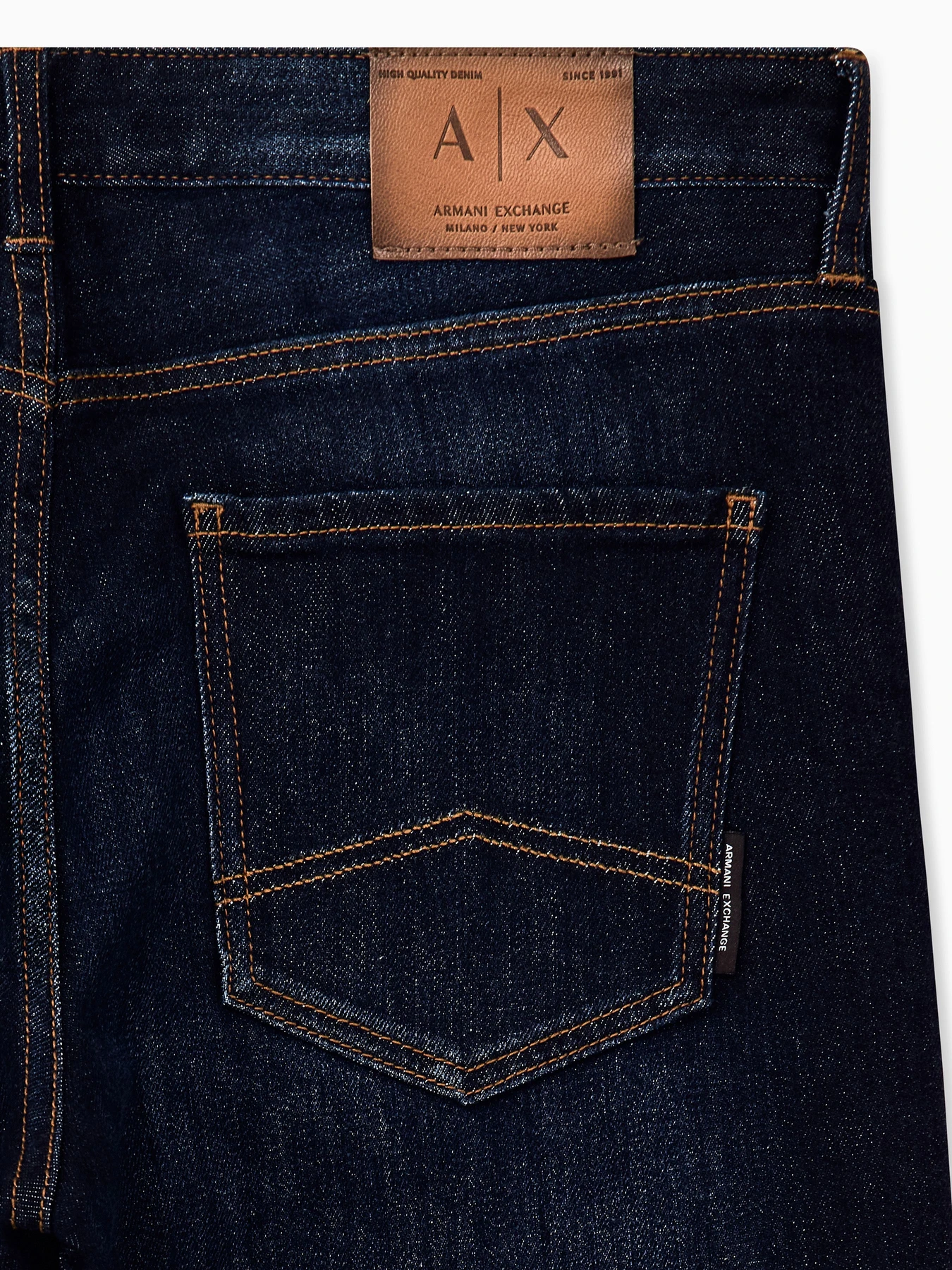 Джинсы Armani Exchange модель XM000049-AF28150-MB010 Джинсы Armani Exchange модель XM000049-AF28150-MB010 Фото