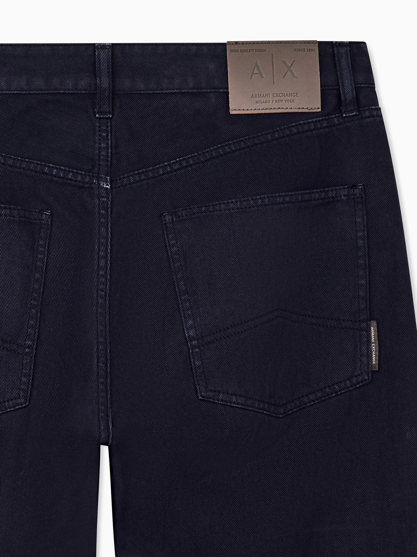 Джинси Armani Exchange модель XM000075-AF27729-UB101 Джинси Armani Exchange модель XM000075-AF27729-UB101 Фото