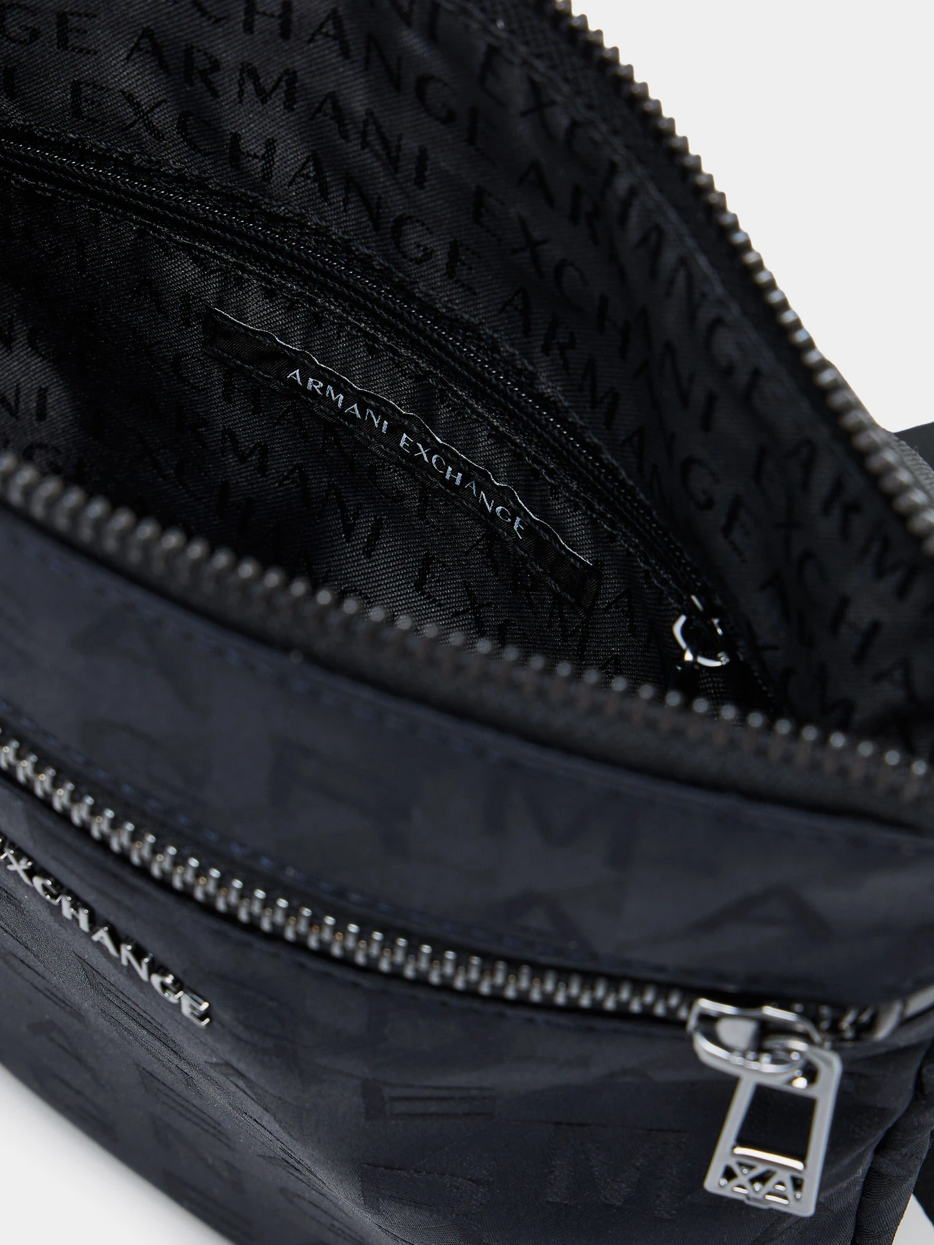 Сумки Armani Exchange модель XM001612-AF22826-UB101 Сумки Armani Exchange модель XM001612-AF22826-UB101 Фото