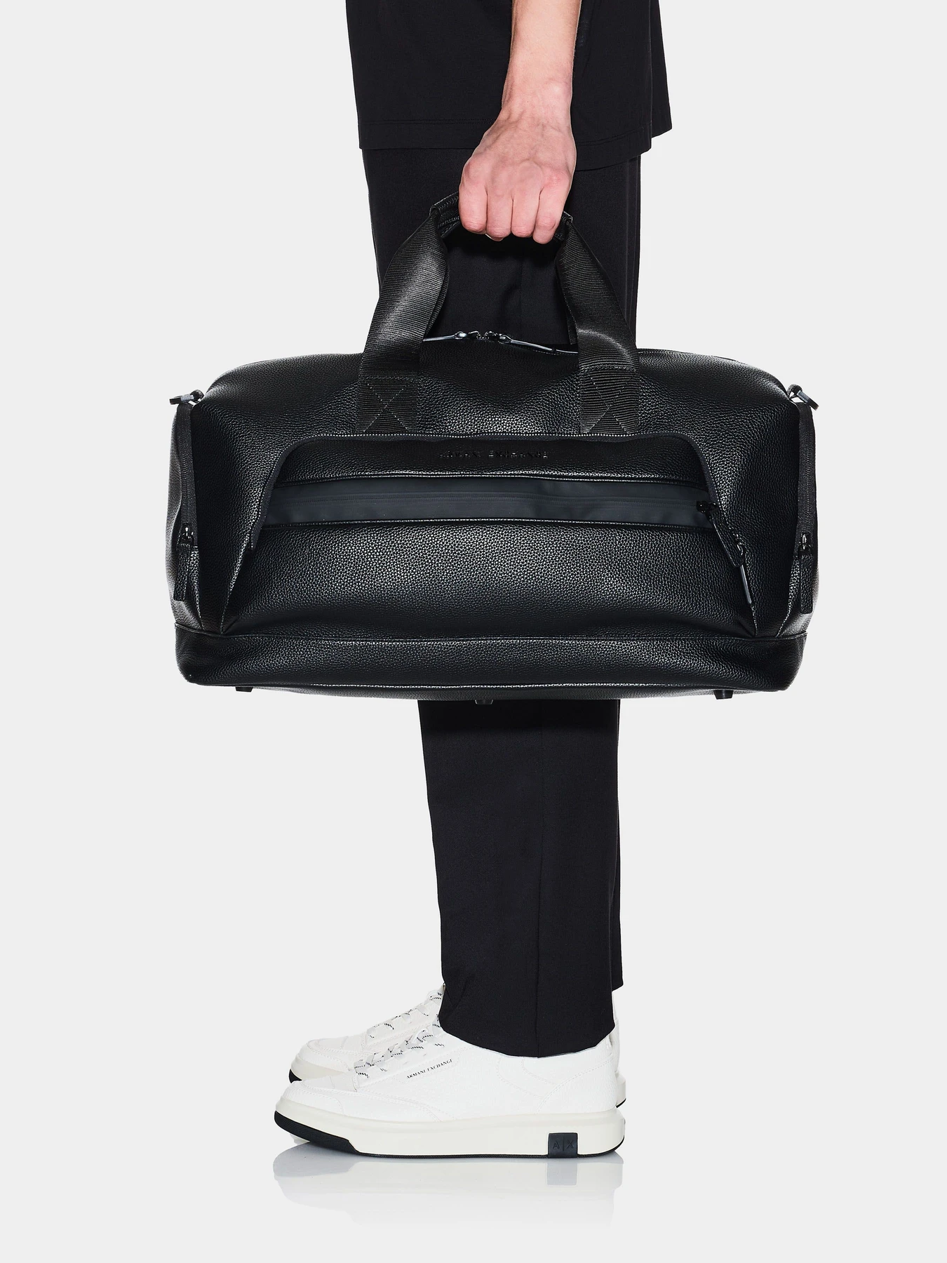 Дорожные сумки и чемоданы Armani Exchange модель XM002031-AF19929-UC001 Дорожные сумки и чемоданы Armani Exchange модель XM002031-AF19929-UC001 Фото