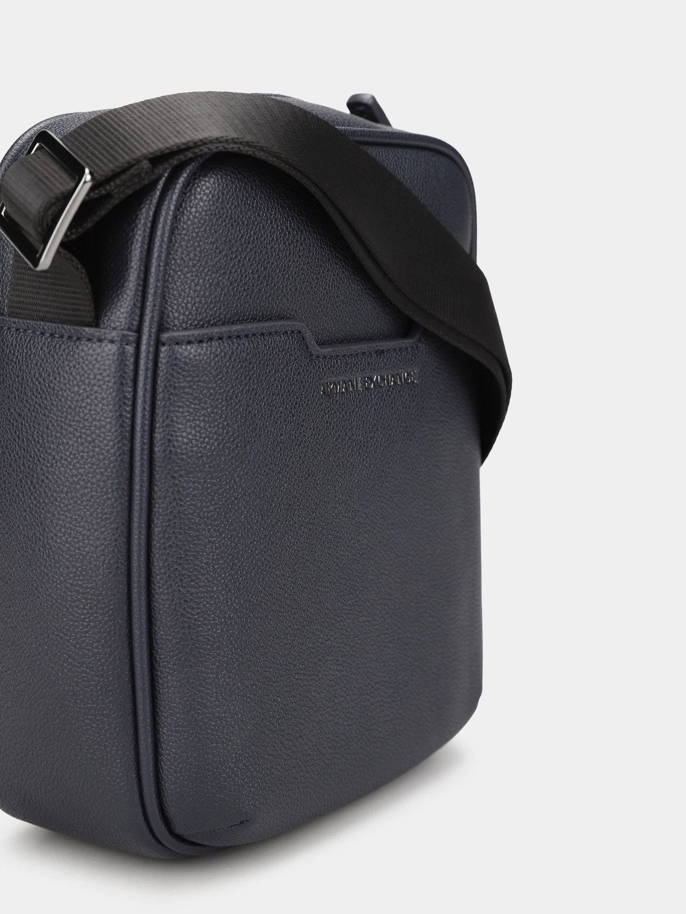 Сумки Armani Exchange модель XM002584-AF22651-UB101 Фото