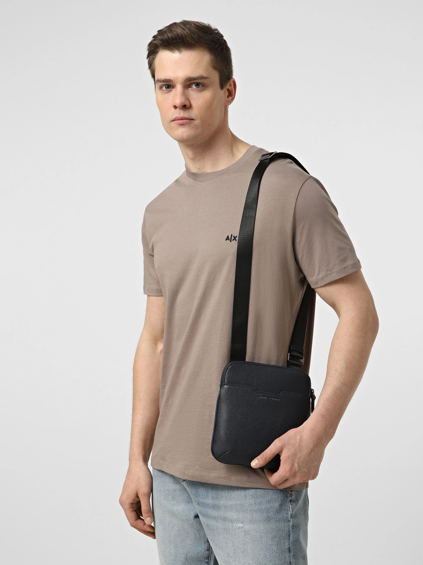 Сумки Armani Exchange модель XM002586-AF22651-UB101 Фото
