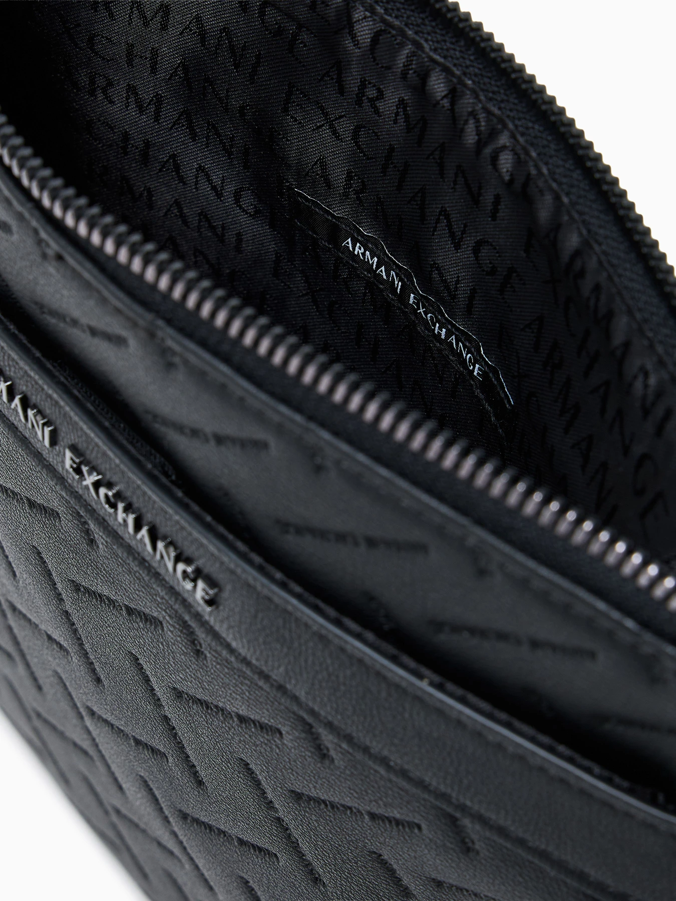 Сумки Armani Exchange модель XM002597-AF22652-UC001 Сумки Armani Exchange модель XM002597-AF22652-UC001 Фото