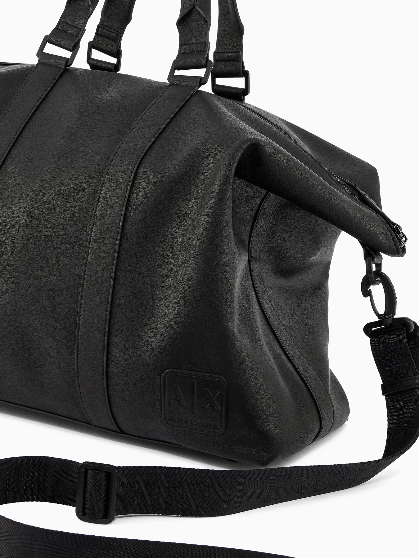 Дорожные сумки и чемоданы Armani Exchange модель XM002603-AF22653-MC105 Фото