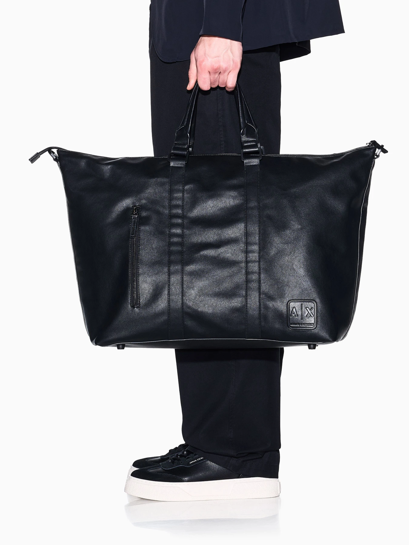Дорожные сумки и чемоданы Armani Exchange модель XM002603-AF22653-MC105 Фото