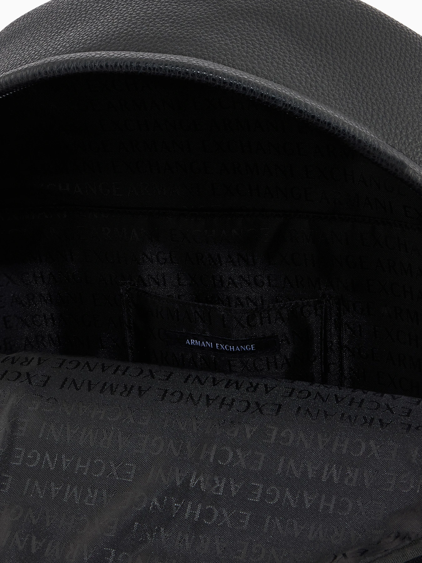 Рюкзаки Armani Exchange модель XM002609-AF22662-UC001 Рюкзаки Armani Exchange модель XM002609-AF22662-UC001 Фото