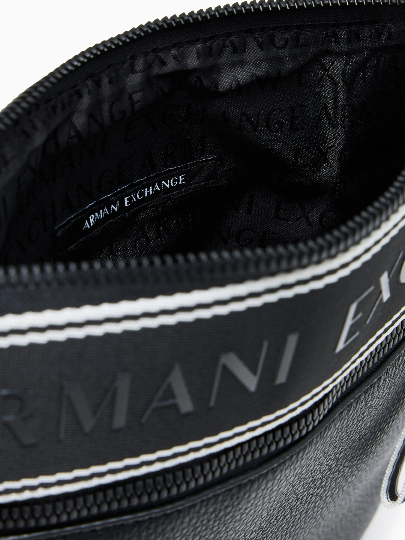 Сумки Armani Exchange модель XM002610-AF22662-UC001 Сумки Armani Exchange модель XM002610-AF22662-UC001 Фото
