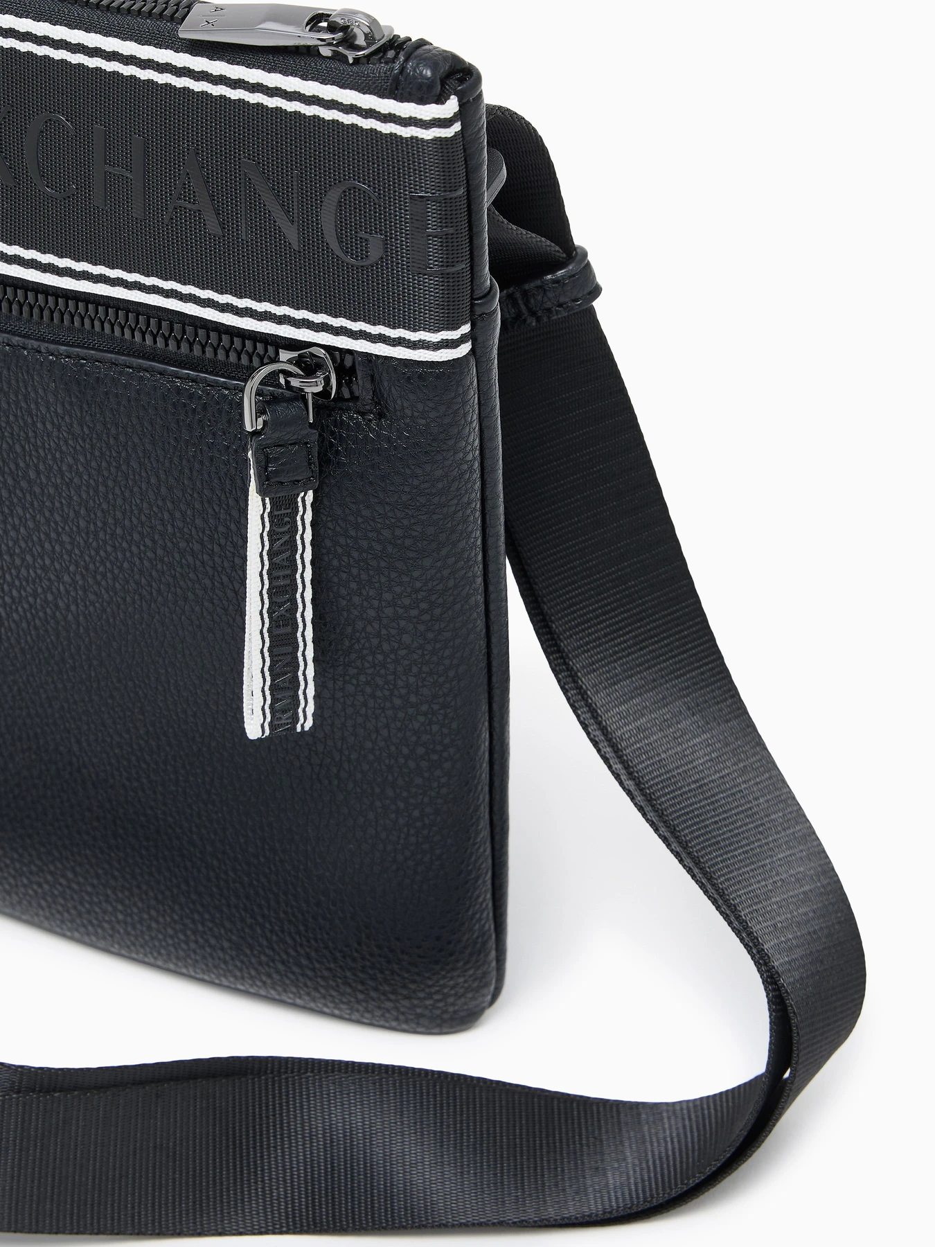 Сумки Armani Exchange модель XM002610-AF22662-UC001 Сумки Armani Exchange модель XM002610-AF22662-UC001 Фото