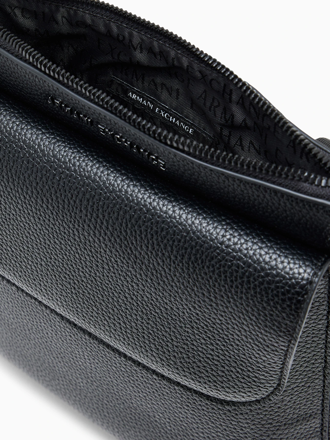 Сумки Armani Exchange модель XM003308-AF26663-UC001 Фото