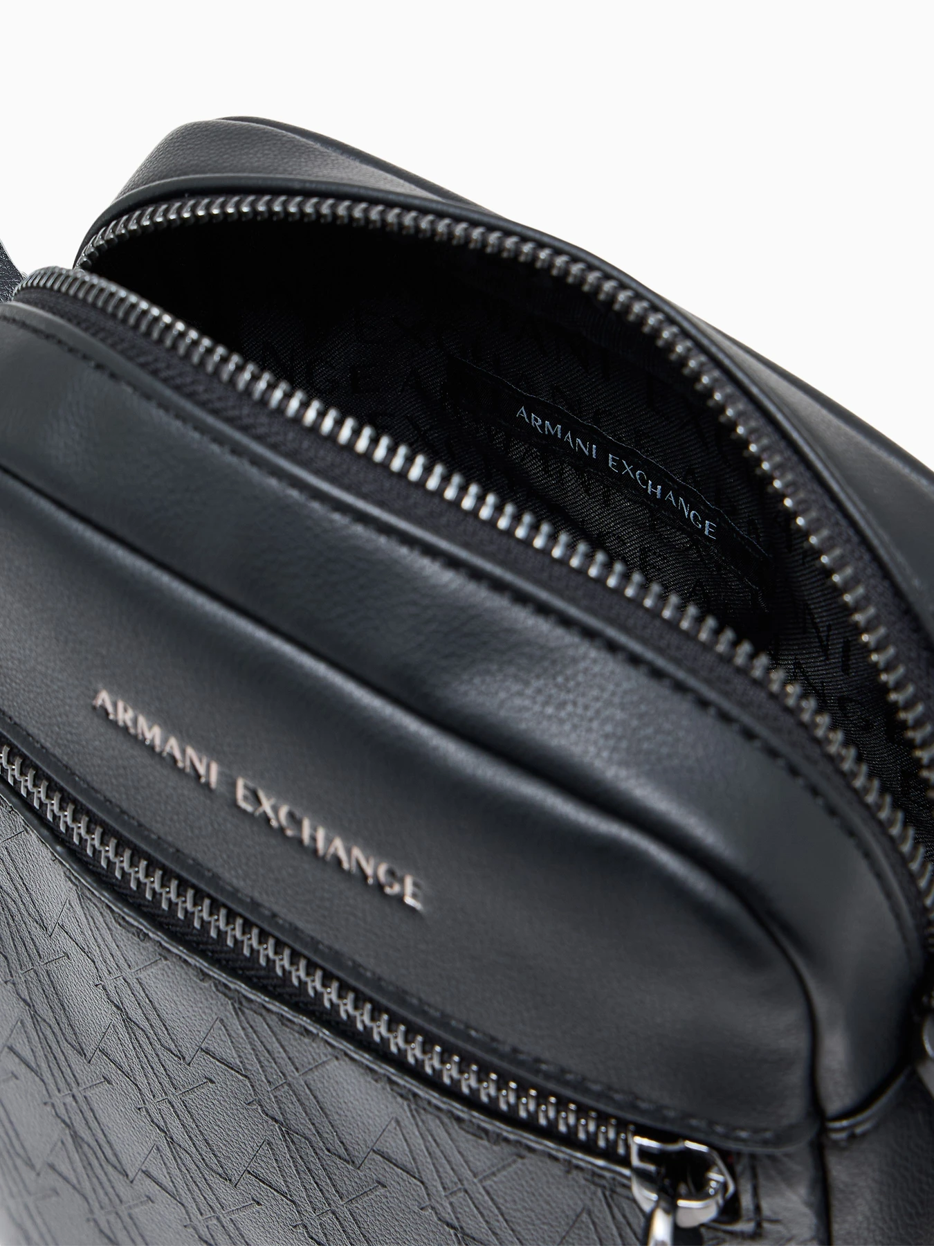 Сумки Armani Exchange модель XM003577-AF26662-UC001 Фото