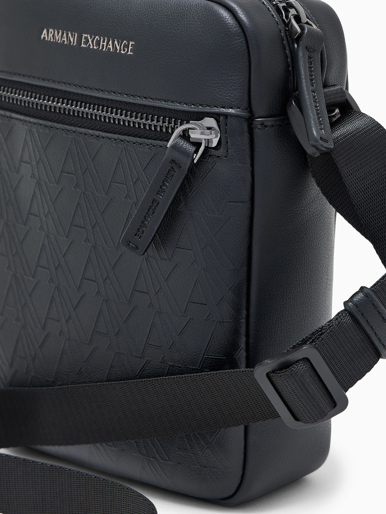Сумки Armani Exchange модель XM003577-AF26662-UC001 Фото