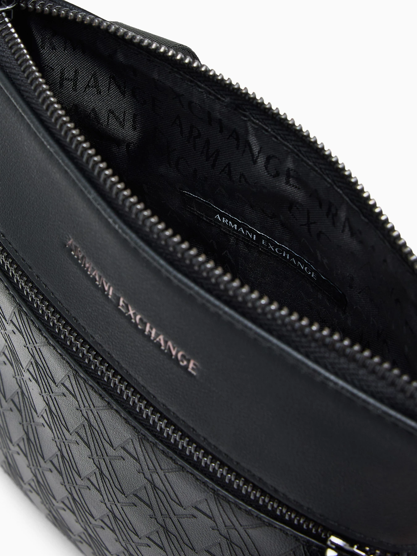 Сумки Armani Exchange модель XM003582-AF26662-UC001 Фото