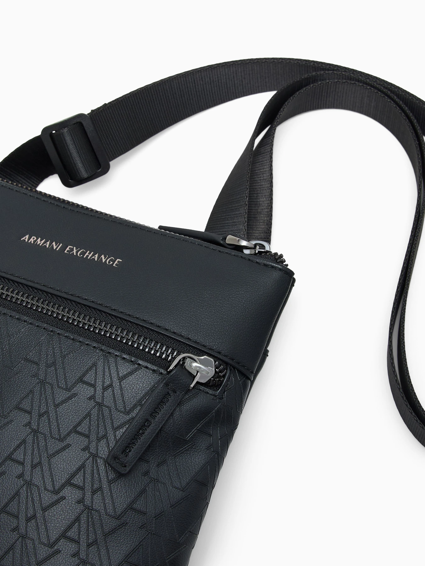 Сумки Armani Exchange модель XM003582-AF26662-UC001 Фото