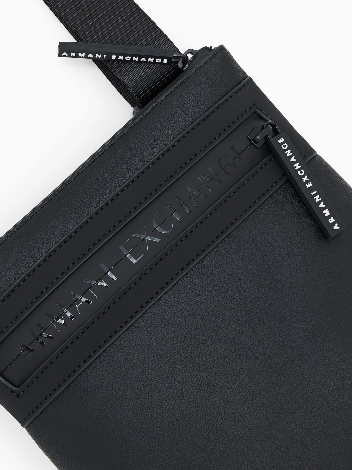 Сумки Armani Exchange модель XM003594-AF26679-MC043 Фото