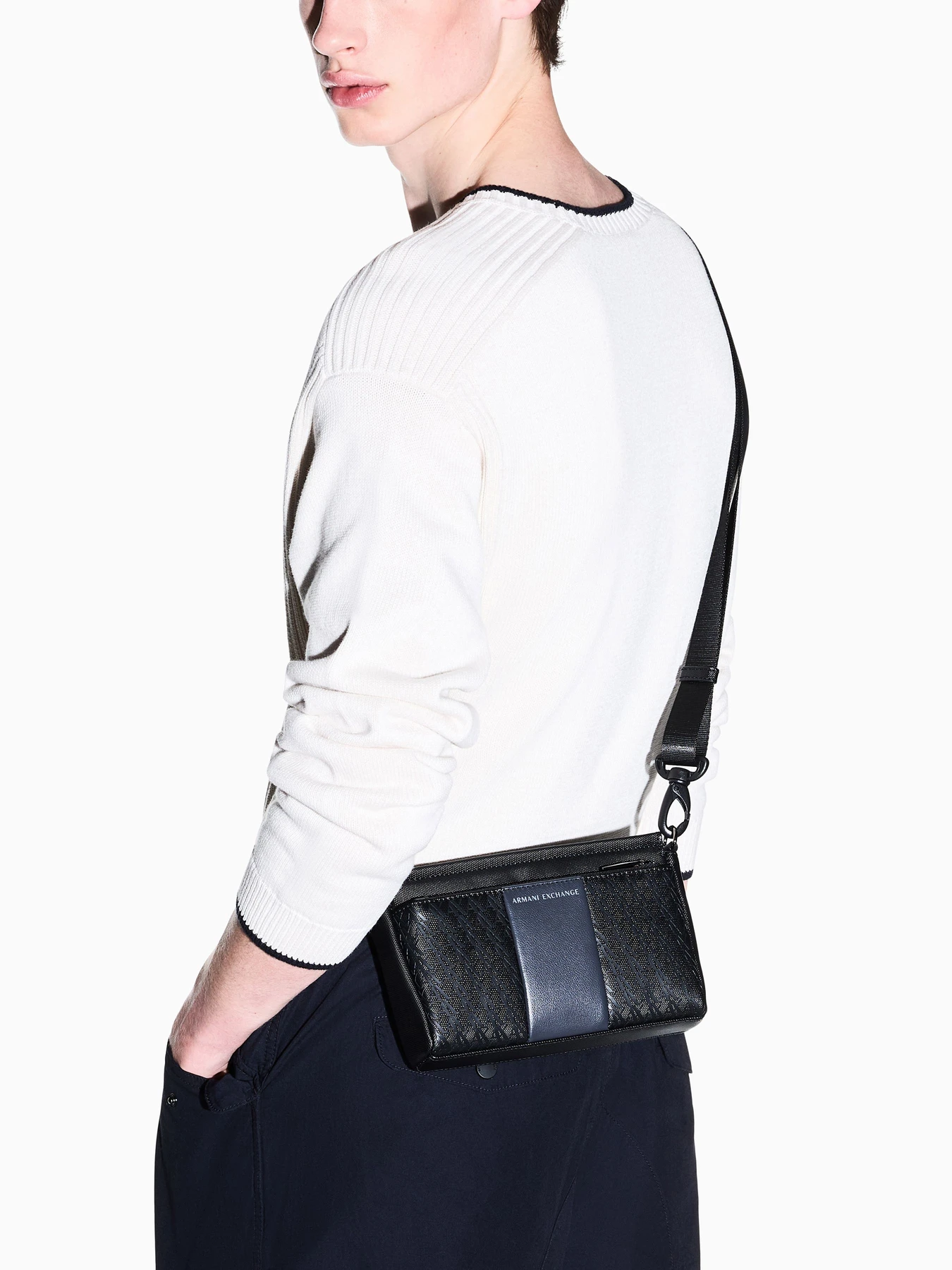 Сумки Armani Exchange модель XM003285-AF26691-MC028 Фото