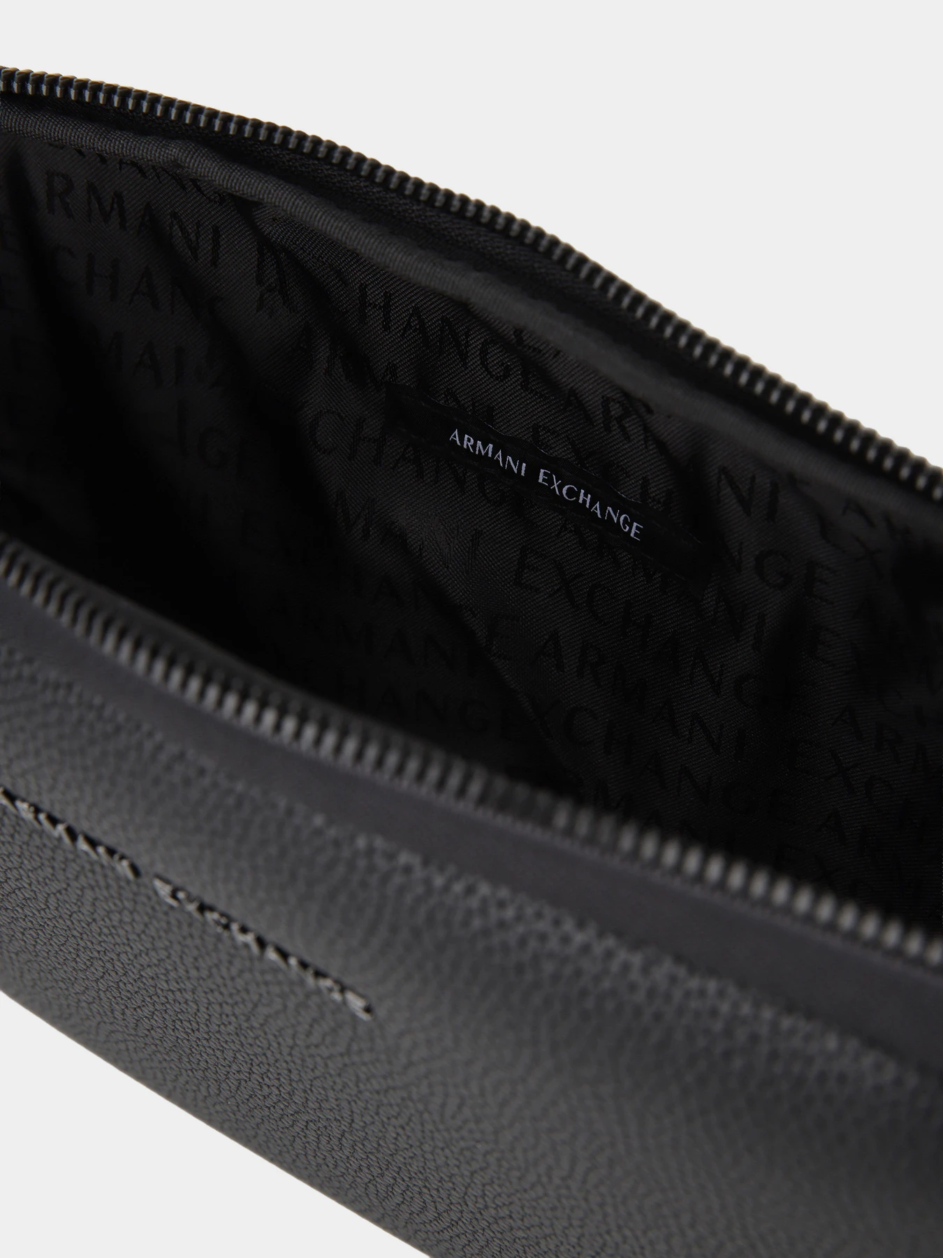 Сумки Armani Exchange модель XM003587-AF26663-UC001 Фото
