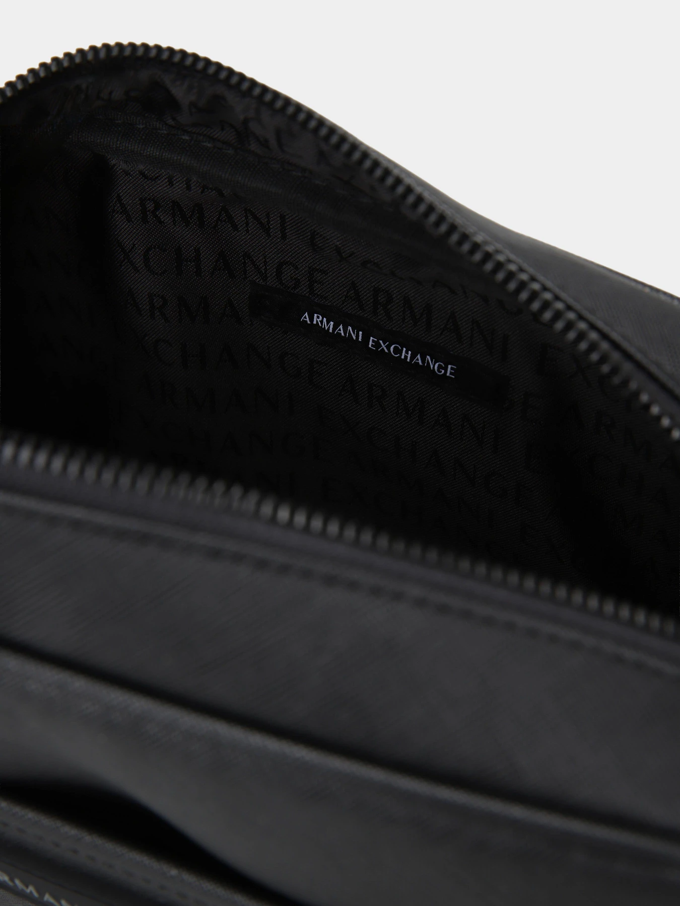 Сумки Armani Exchange модель XM003576-AF26659-MC043 Сумки Armani Exchange модель XM003576-AF26659-MC043 Фото