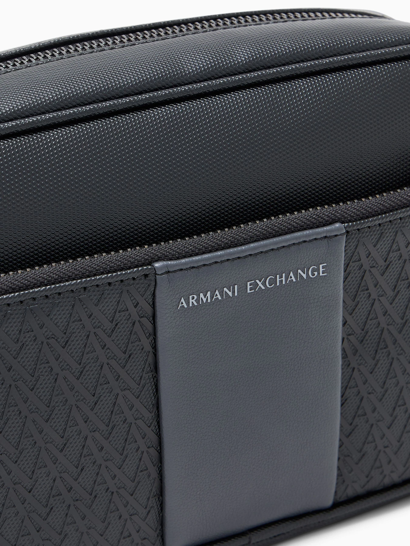 Сумки Armani Exchange модель XM003601-AF26691-MC028 Фото