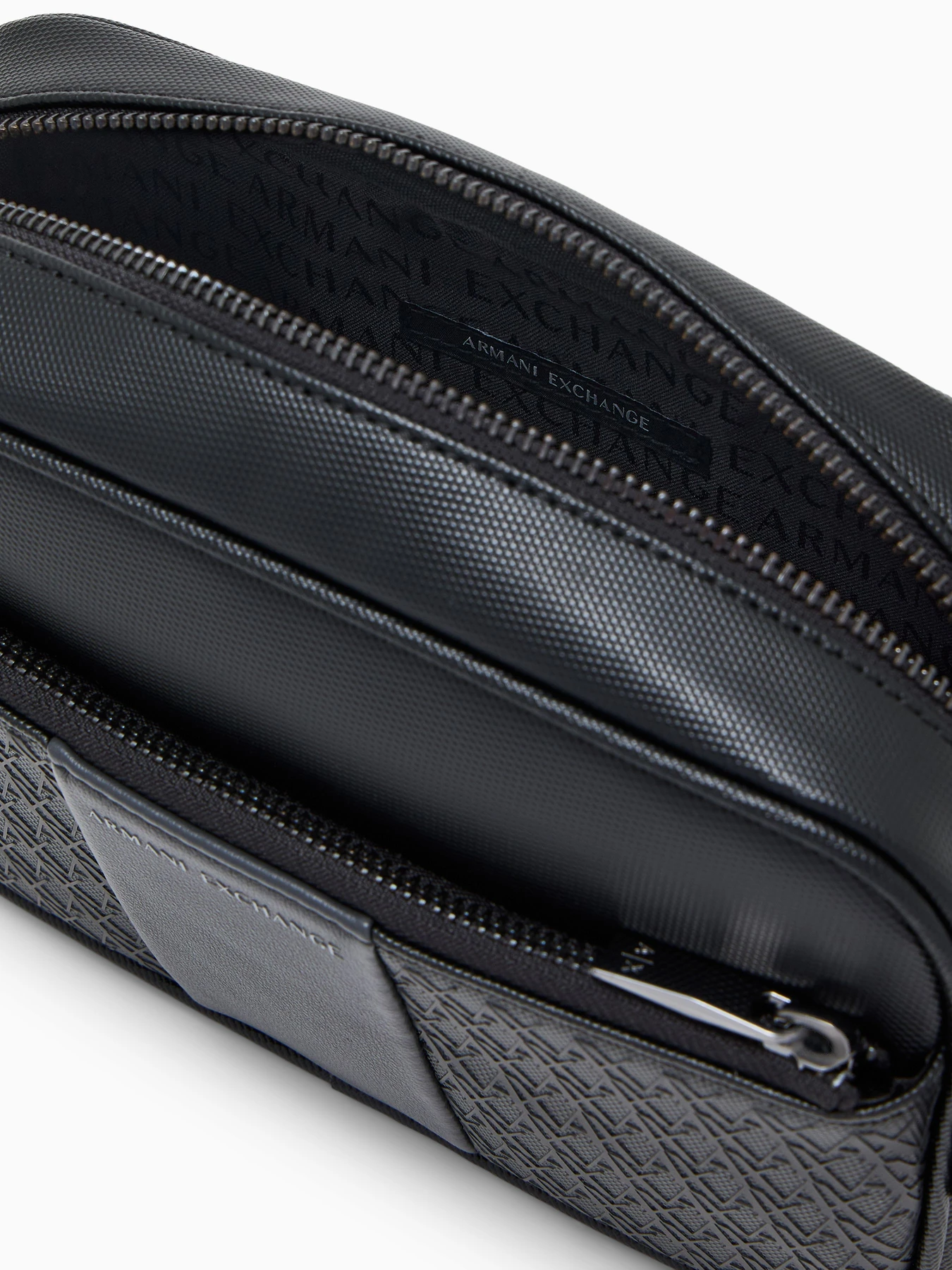 Сумки Armani Exchange модель XM003601-AF26691-MC028 Фото
