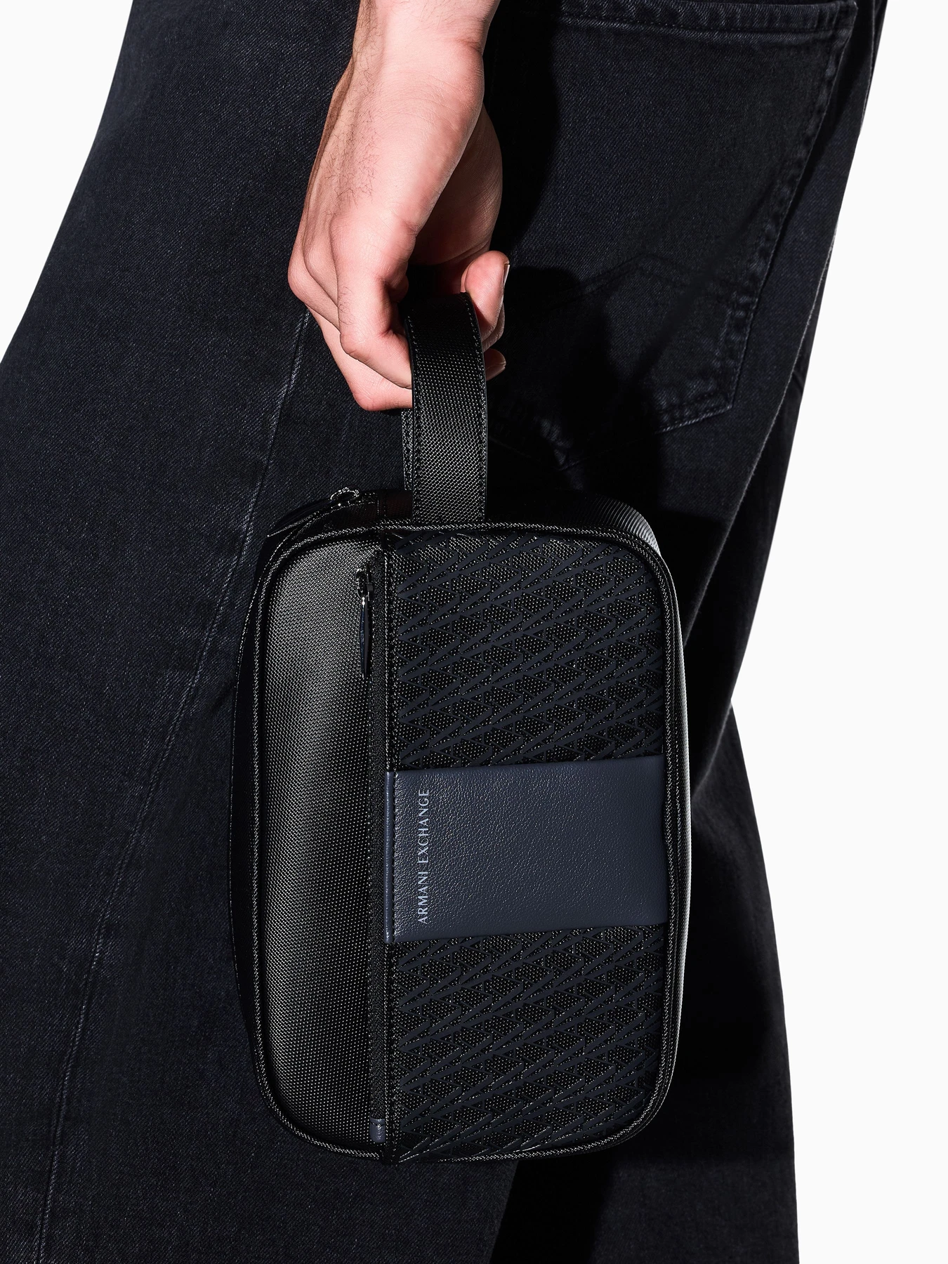 Сумки Armani Exchange модель XM003601-AF26691-MC028 Фото