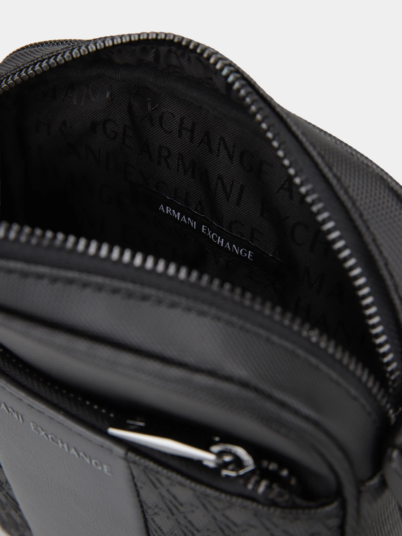 Сумки Armani Exchange модель XM003174-AF26691-MC028 Фото