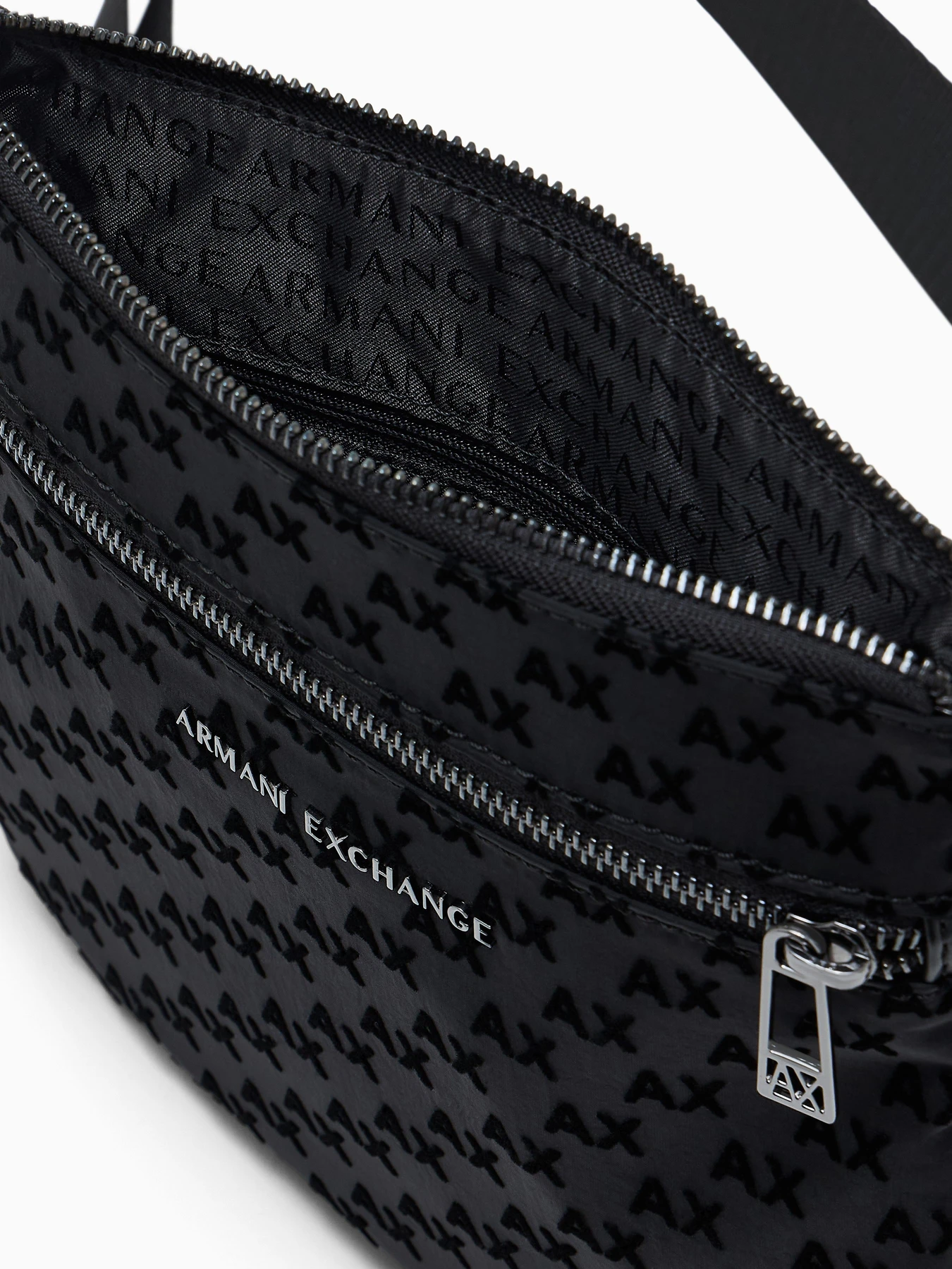 Сумки Armani Exchange модель XM003596-AF27209-UC001 Фото