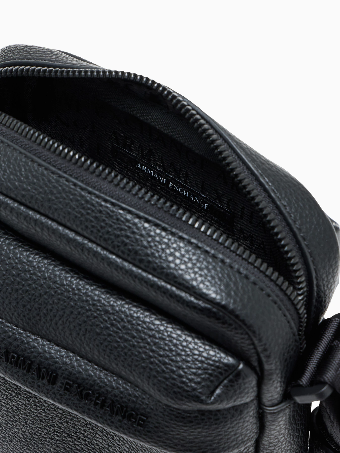 Сумки Armani Exchange модель XM003597-AF26651-UC001 Сумки Armani Exchange модель XM003597-AF26651-UC001 Фото