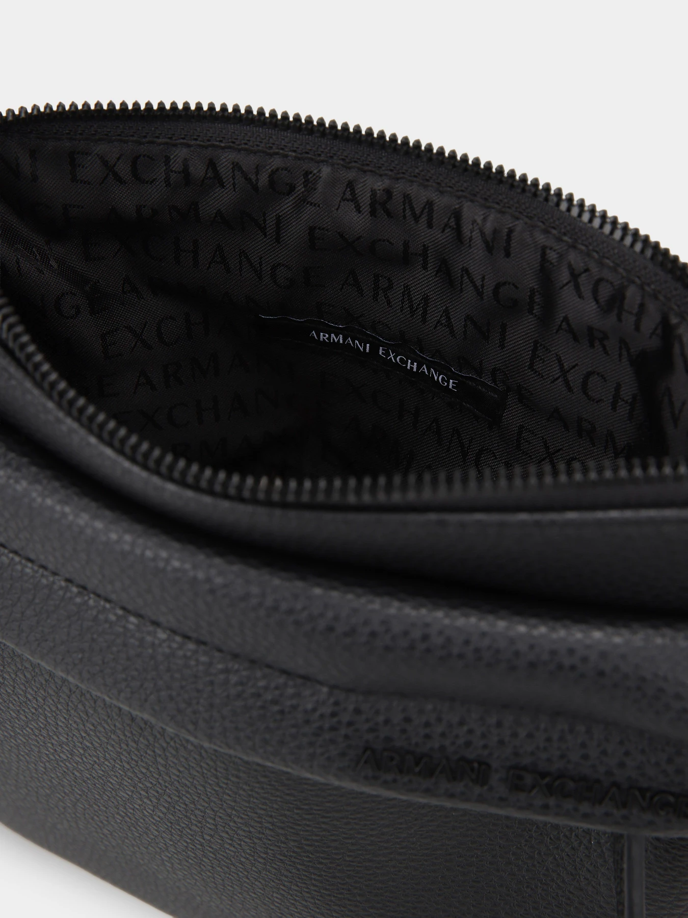 Сумки Armani Exchange модель XM003598-AF26651-UC001 Фото