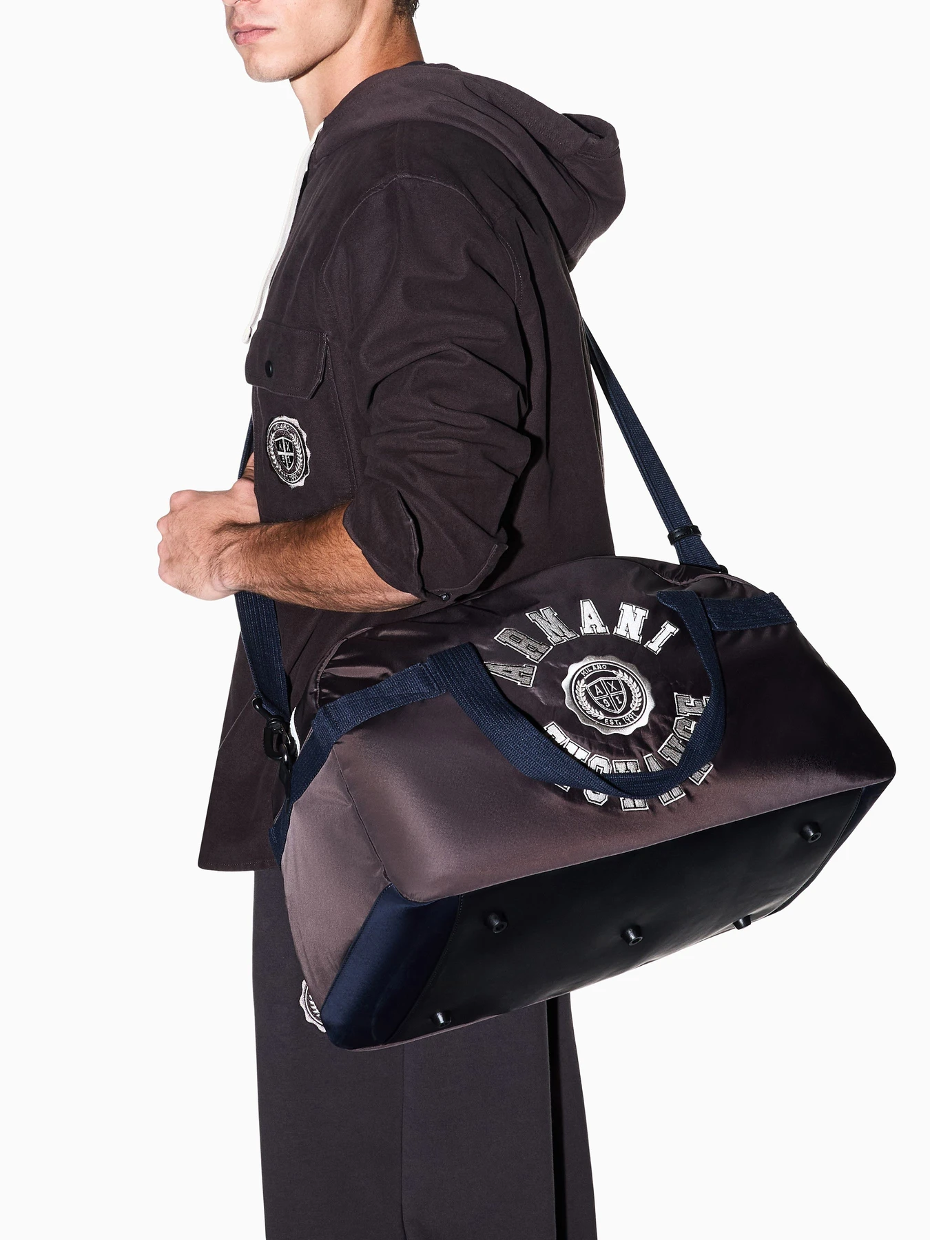 Дорожные сумки и чемоданы Armani Exchange модель XM003268-AF27128-M6107 Фото