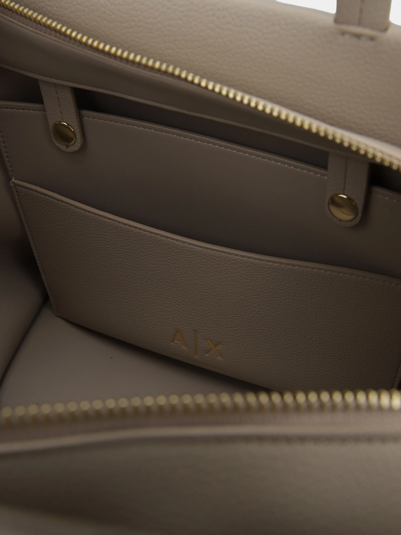 Сумки Armani Exchange модель XW001538-AF26447-U6208 Сумки Armani Exchange модель XW001538-AF26447-U6208 Фото