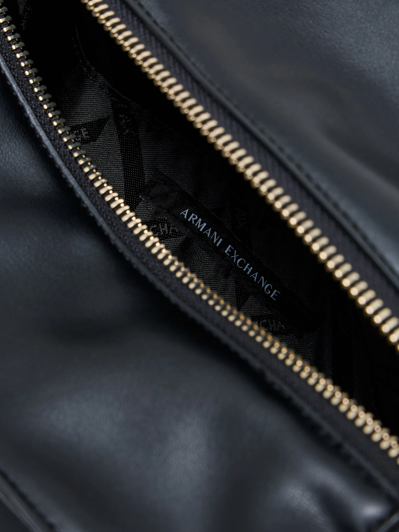 Сумки Armani Exchange модель XW002604-AF19902-UC001 Сумки Armani Exchange модель XW002604-AF19902-UC001 Фото