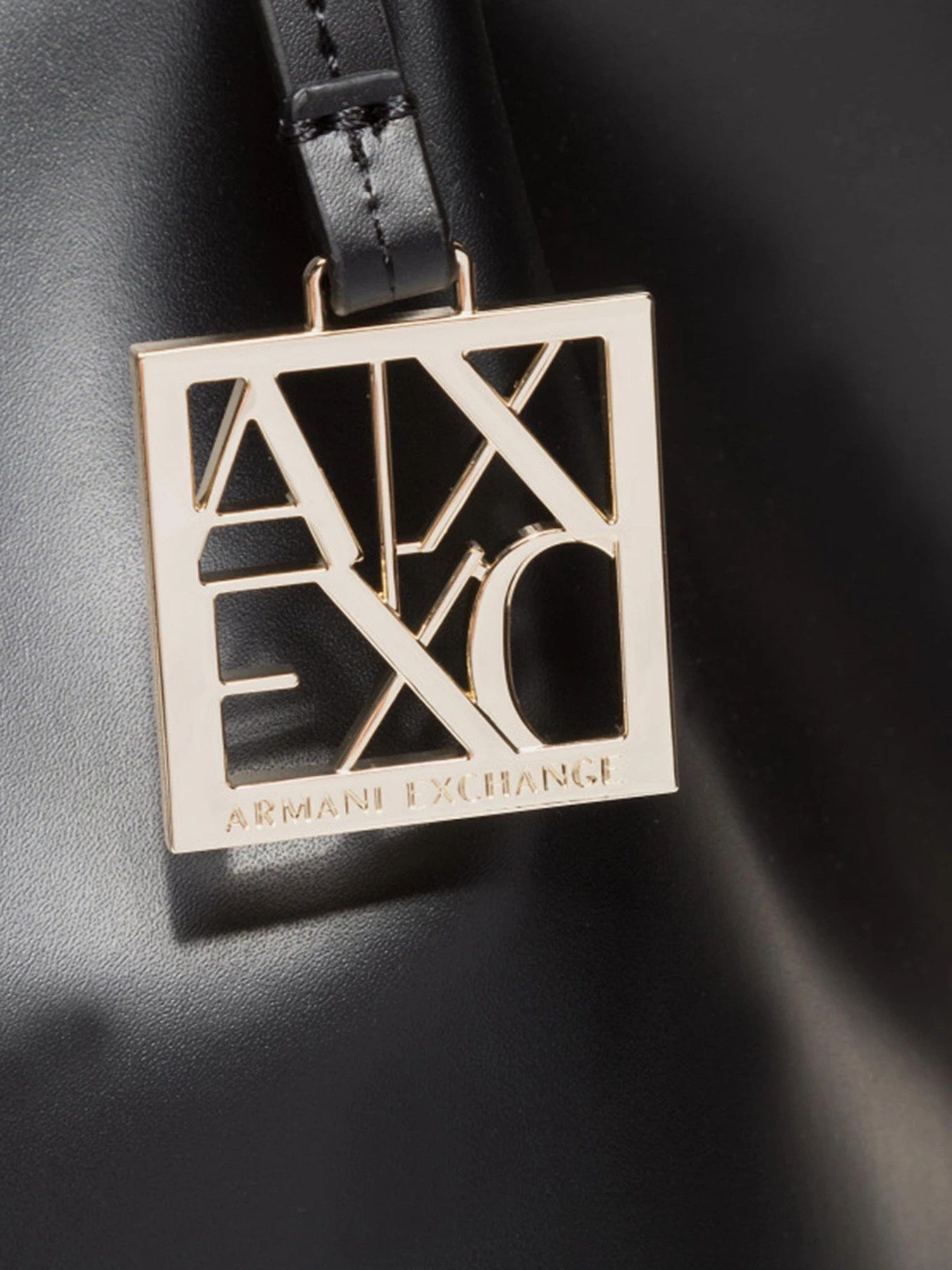 Сумки Armani Exchange модель 942685-CC795-00020 Фото