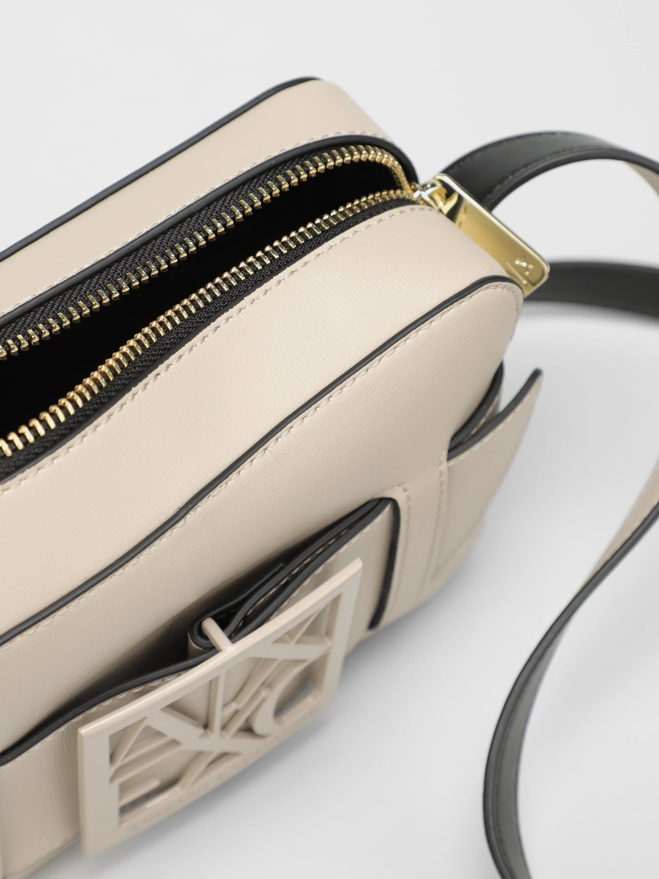 Сумки Armani Exchange модель 942699-0A874-44620 Фото
