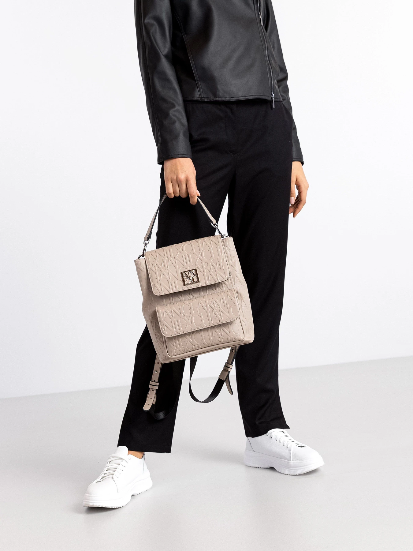 Рюкзаки Armani Exchange модель 942660-CC793-44620 Рюкзаки Armani Exchange модель 942660-CC793-44620 Фото