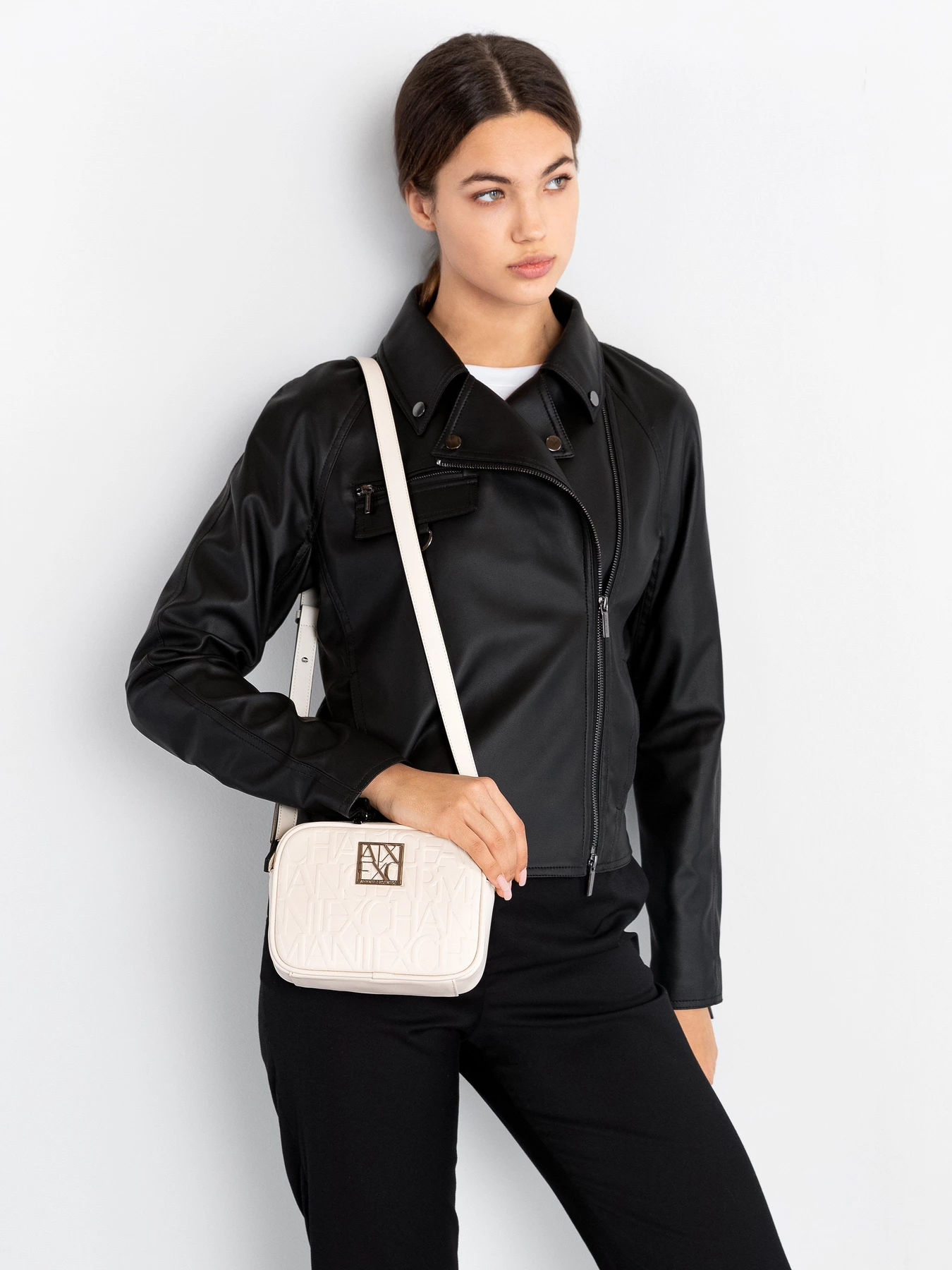 Сумки Armani Exchange модель 942733-CC793-00010 Сумки Armani Exchange модель 942733-CC793-00010 Фото