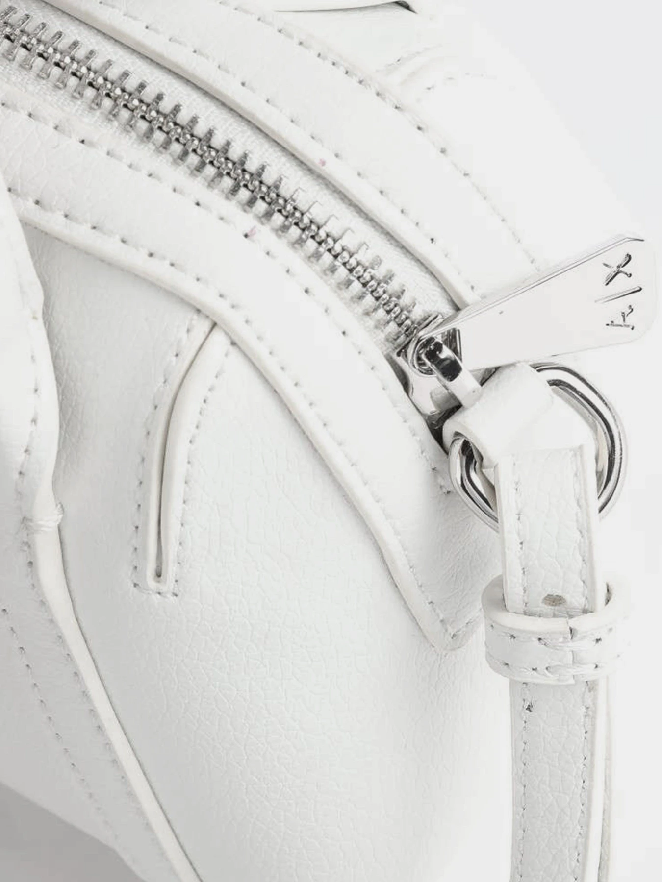 Сумки Armani Exchange модель 942703-1P032-41510 Сумки Armani Exchange модель 942703-1P032-41510 Фото