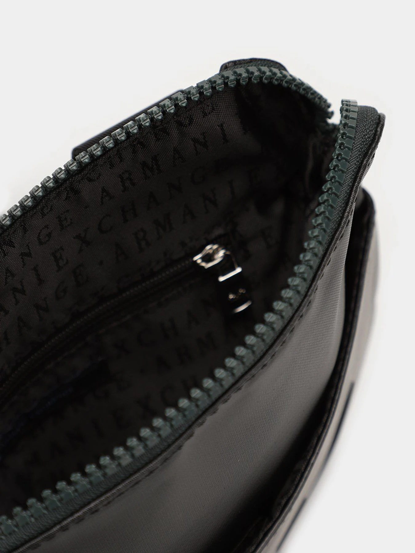 Сумки Armani Exchange модель 952355-1A804-53620 Сумки Armani Exchange модель 952355-1A804-53620 Фото