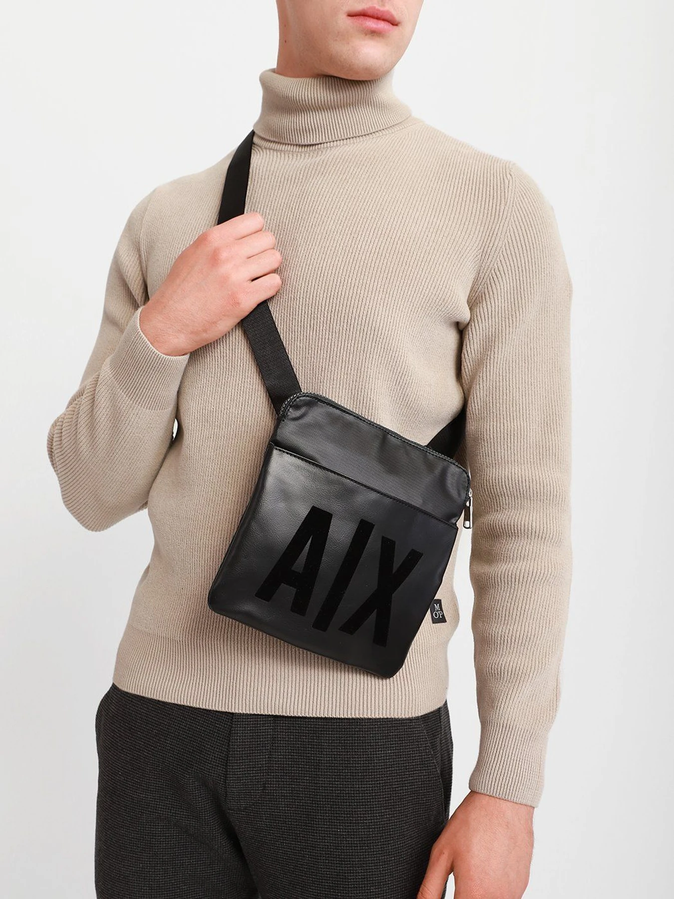 Сумки Armani Exchange модель 952355-1A804-53620 Сумки Armani Exchange модель 952355-1A804-53620 Фото