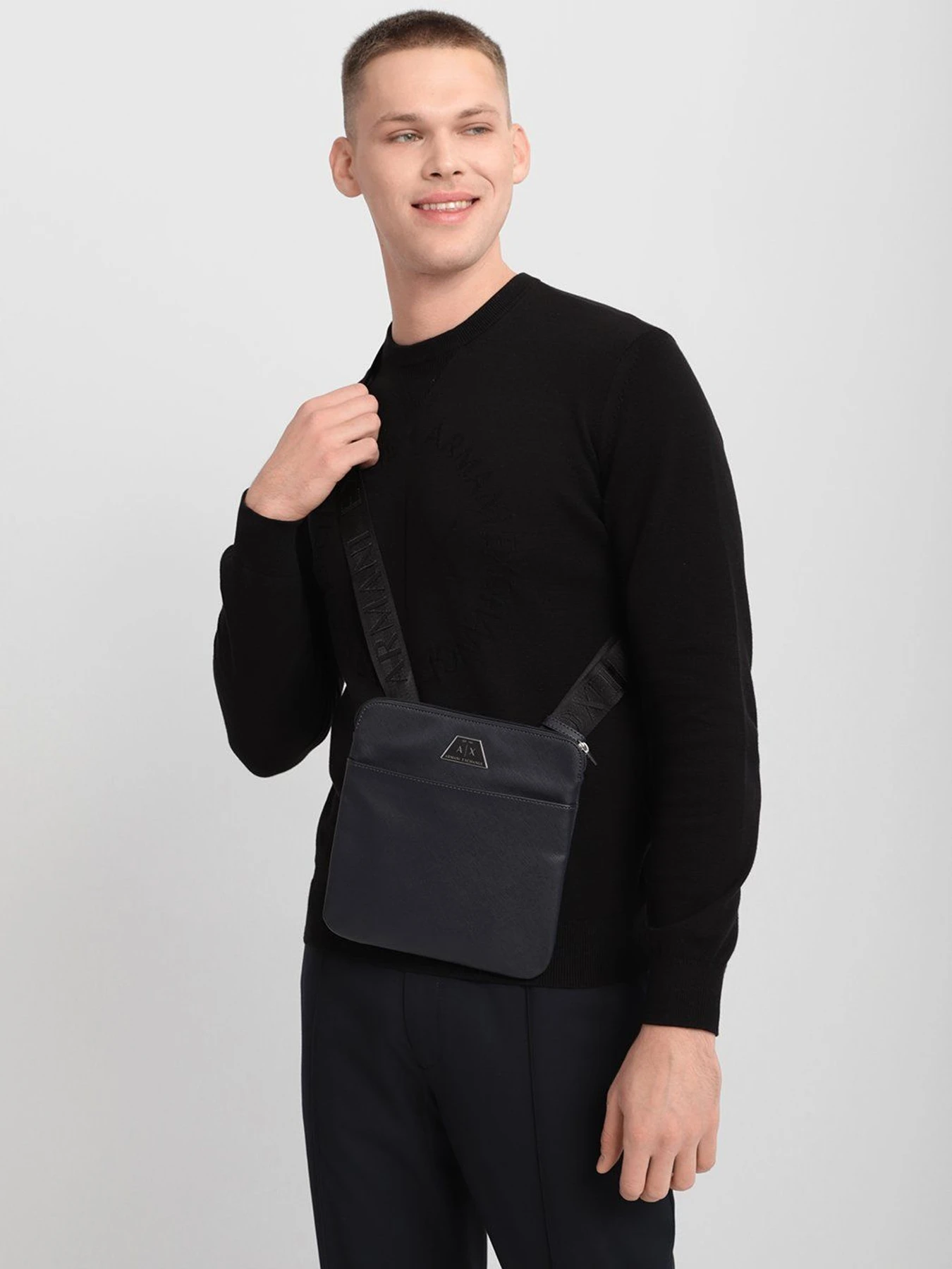 Сумки Armani Exchange модель 952082-CC523-37735 Сумки Armani Exchange модель 952082-CC523-37735 Фото