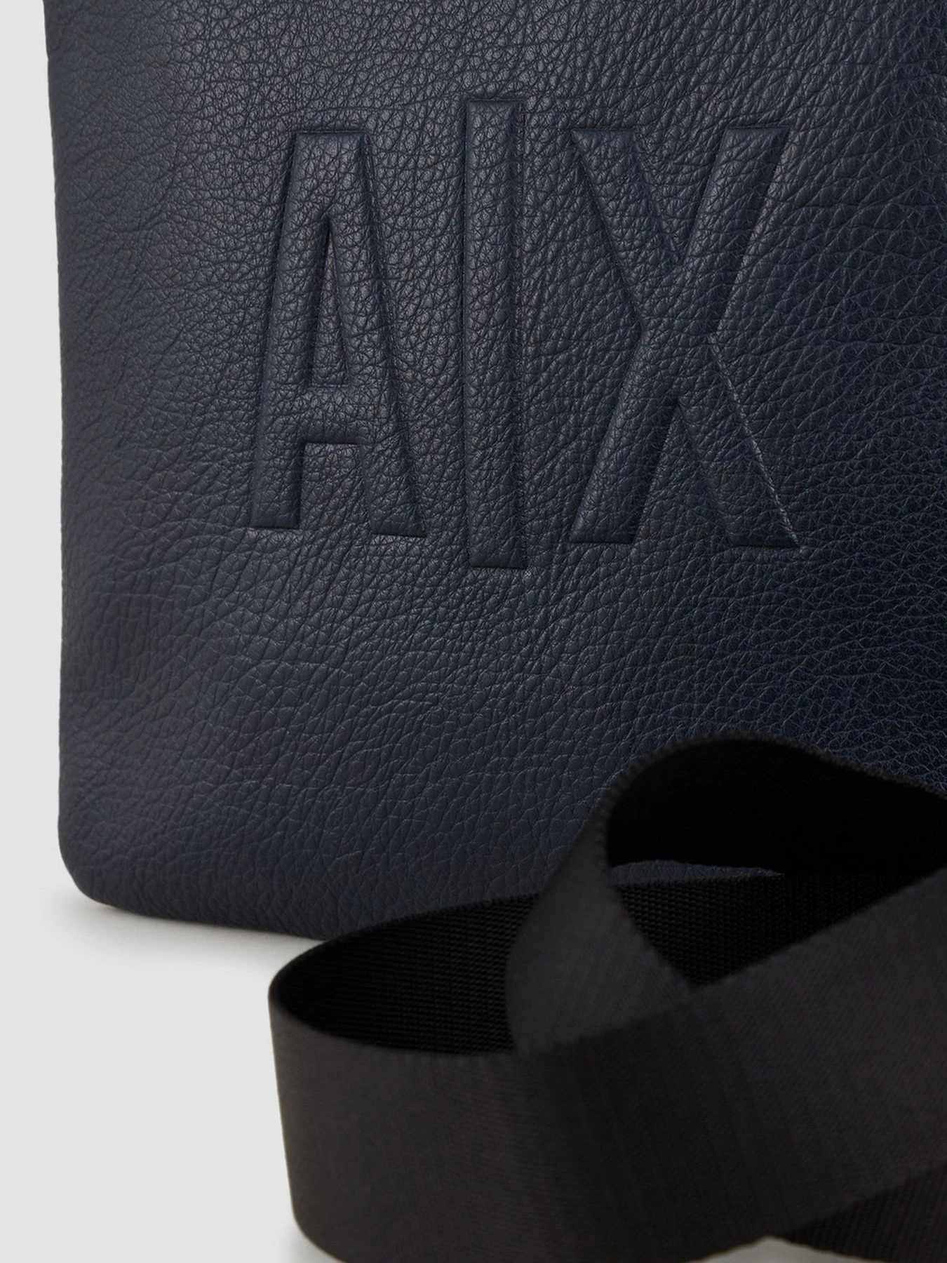 Сумки Armani Exchange модель 952082-2R836-00335 Фото