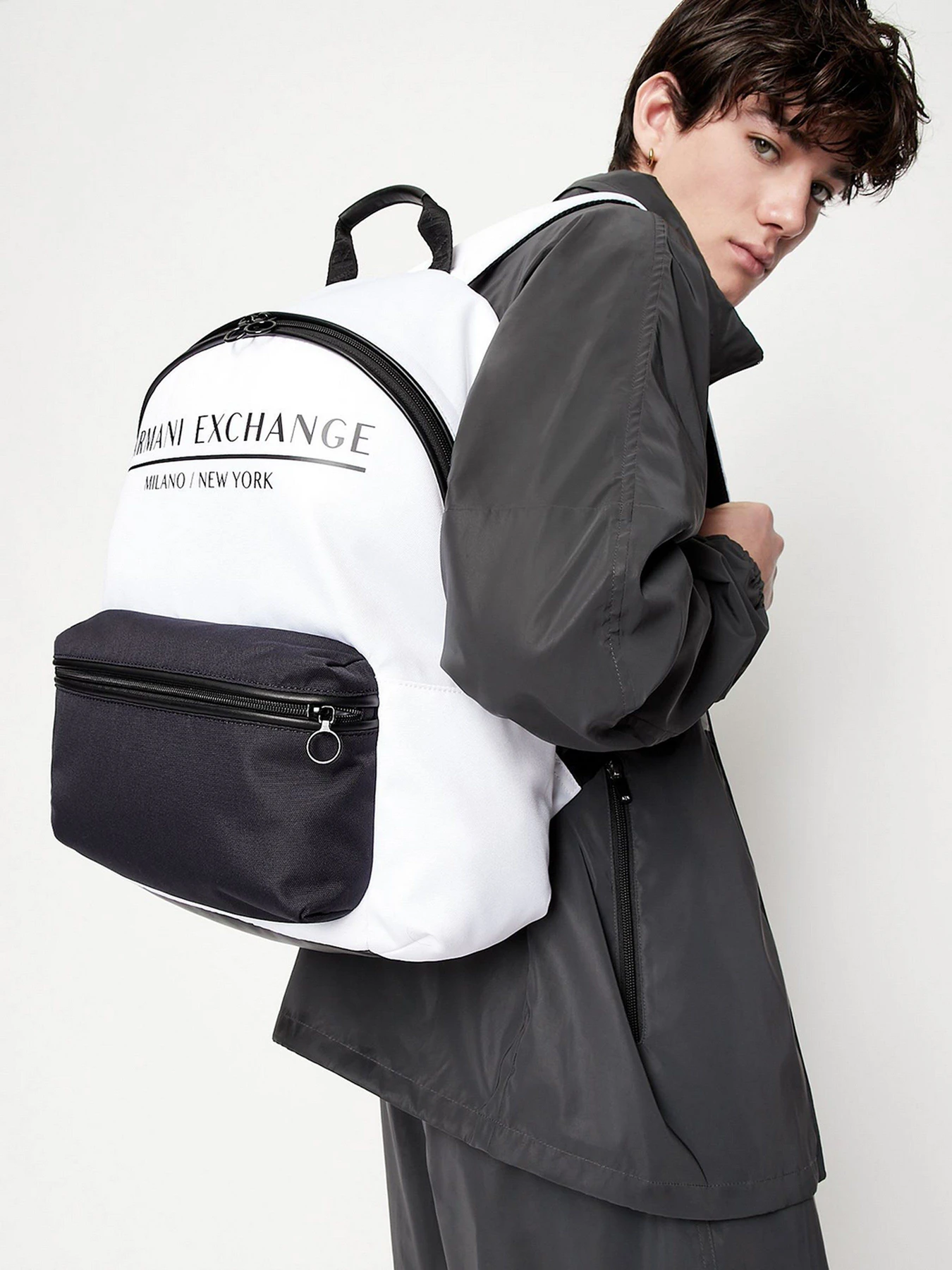Рюкзаки Armani Exchange модель 952411-2R837-47610 Рюкзаки Armani Exchange модель 952411-2R837-47610 Фото