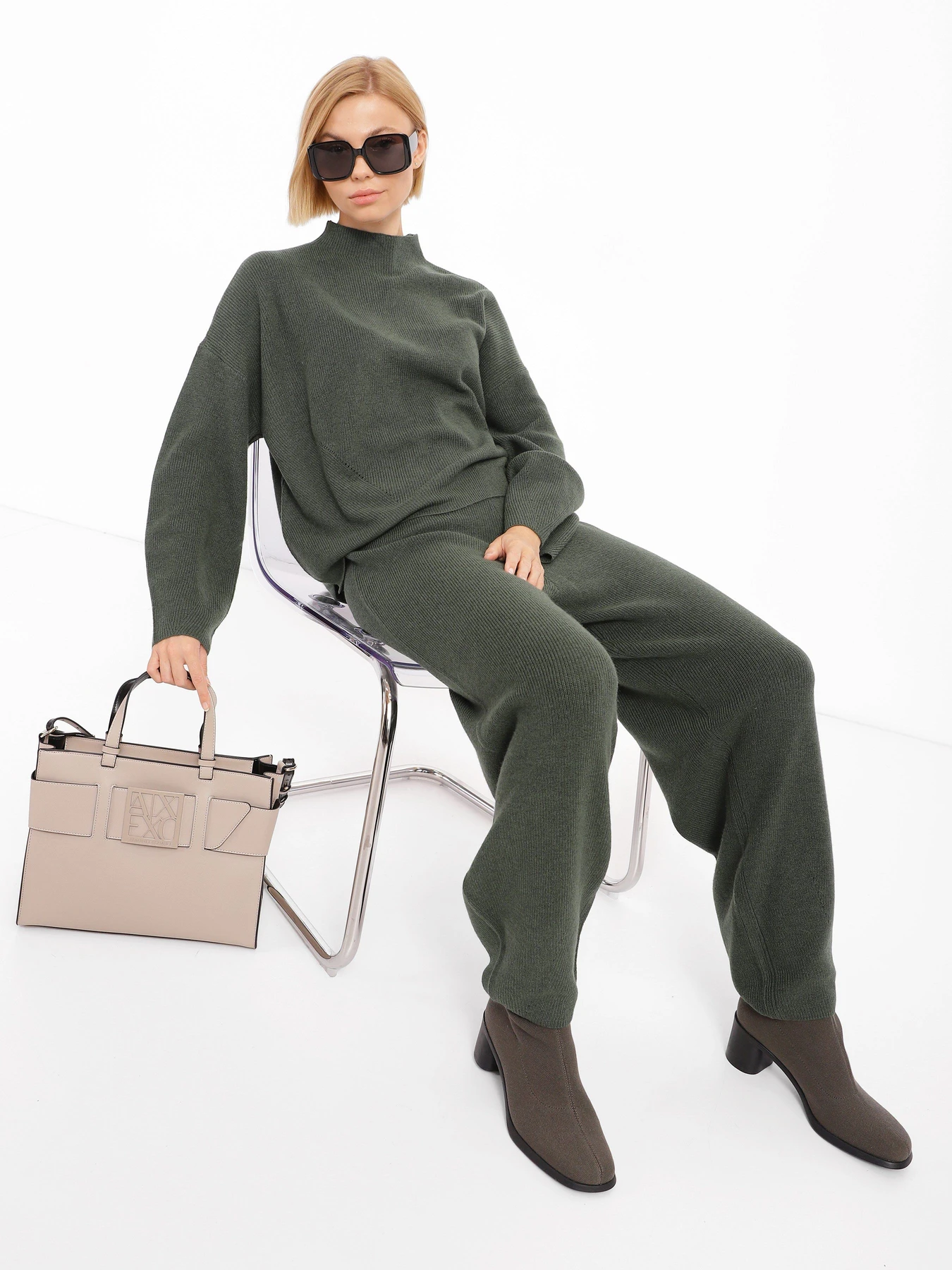 Сумки Armani Exchange модель 942689-0A874-07351 Фото