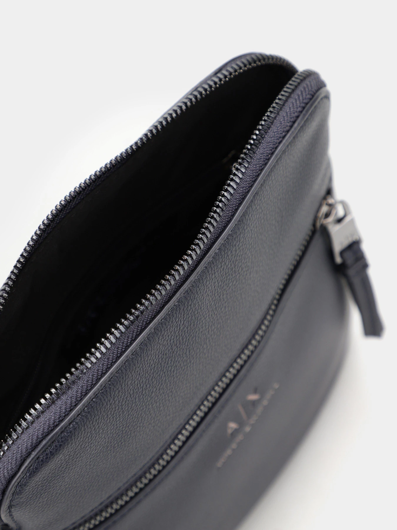 Сумки Armani Exchange модель 952391-CC830-00335 Фото