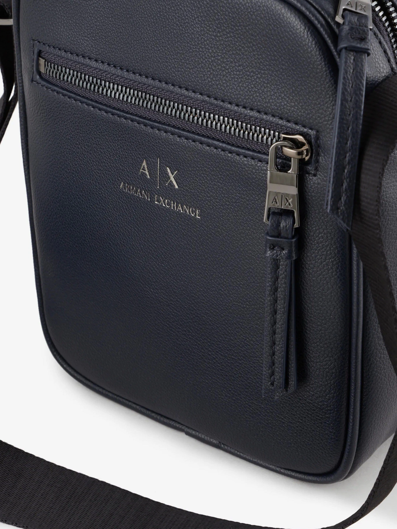 Сумки Armani Exchange модель 952388-CC830-00335 Сумки Armani Exchange модель 952388-CC830-00335 Фото