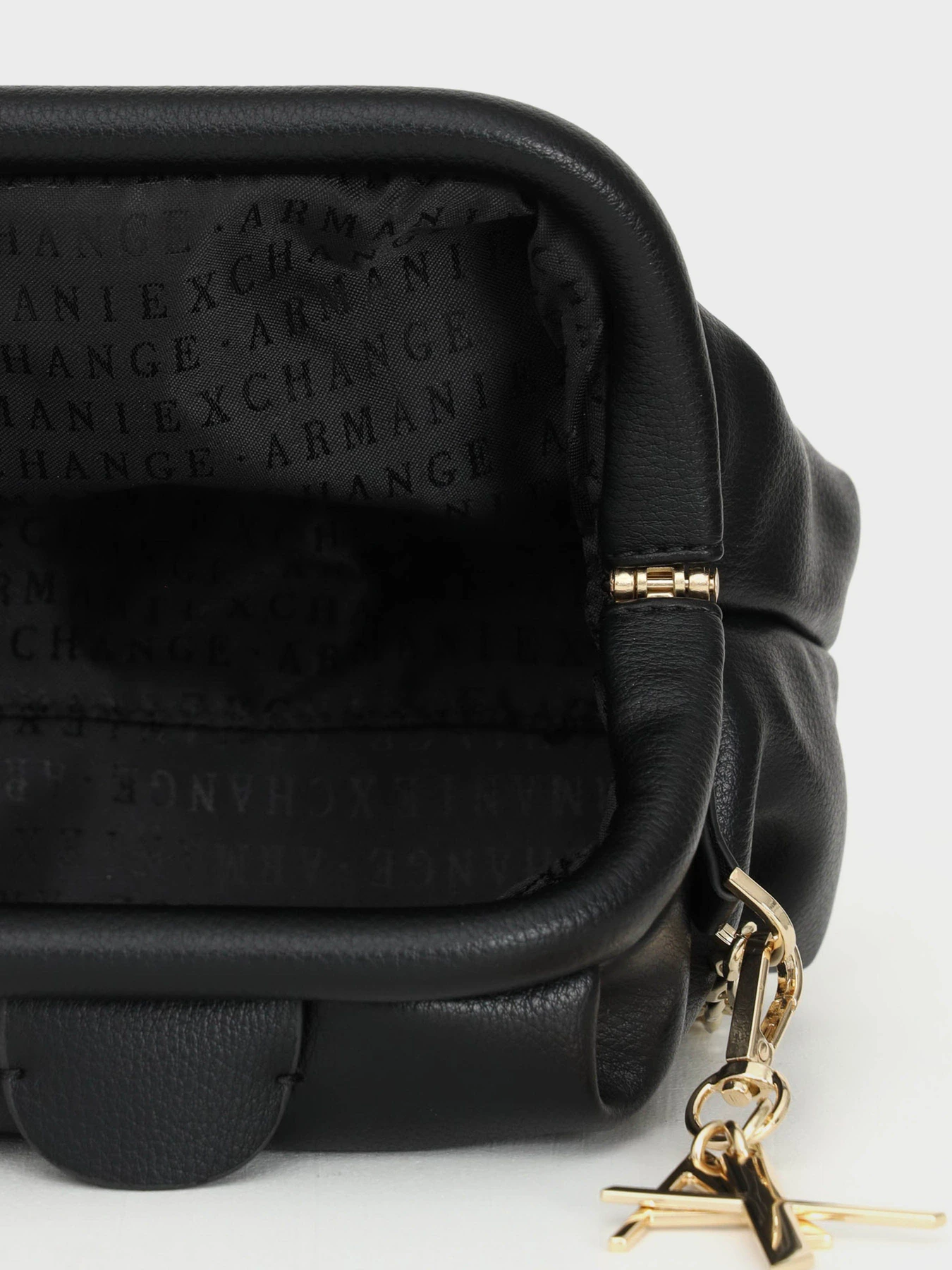 Сумки Armani Exchange модель 942828-2F730-00020 Сумки Armani Exchange модель 942828-2F730-00020 Фото