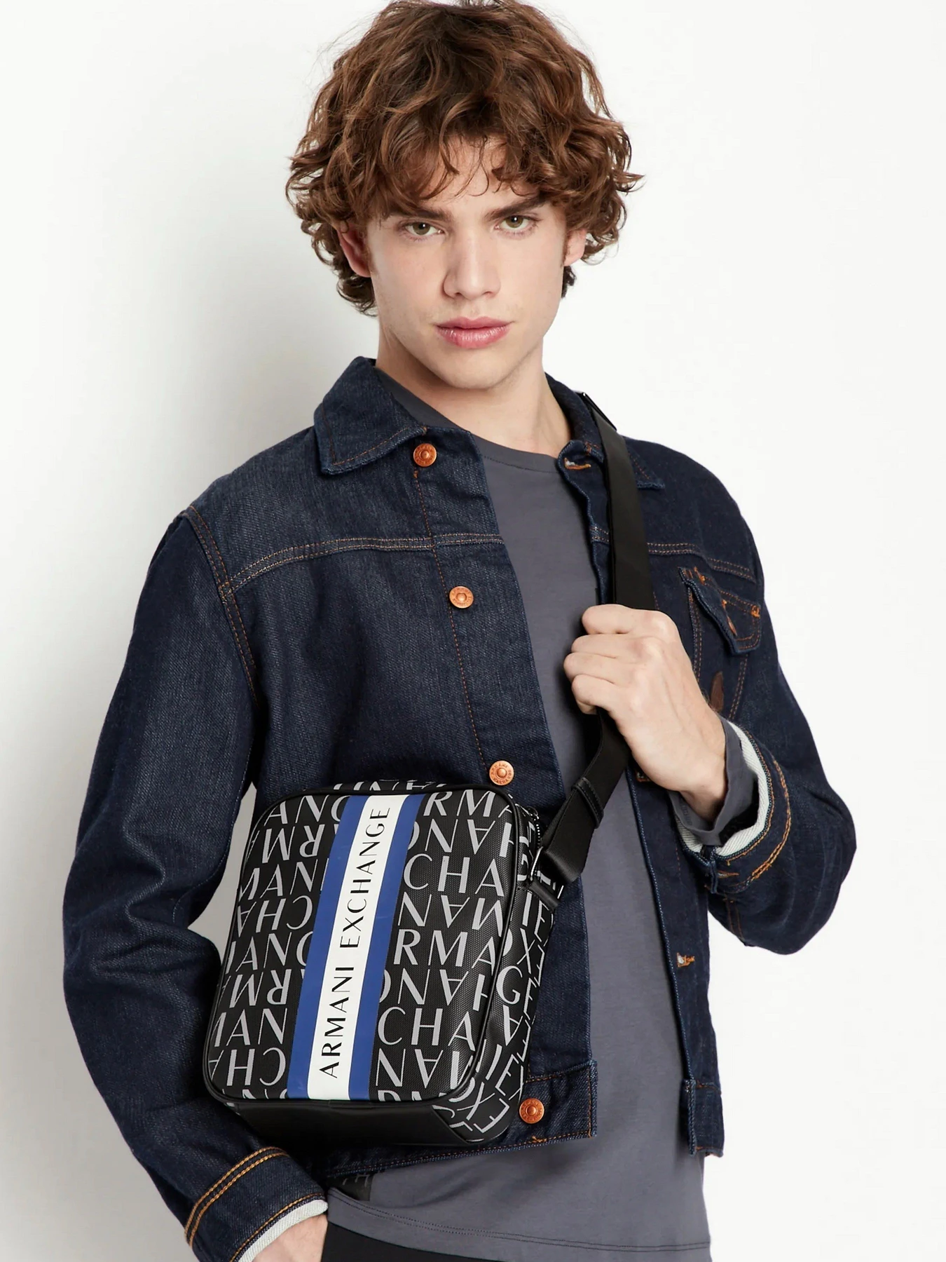 Сумки Armani Exchange модель 952399-CC831-00020 Сумки Armani Exchange модель 952399-CC831-00020 Фото