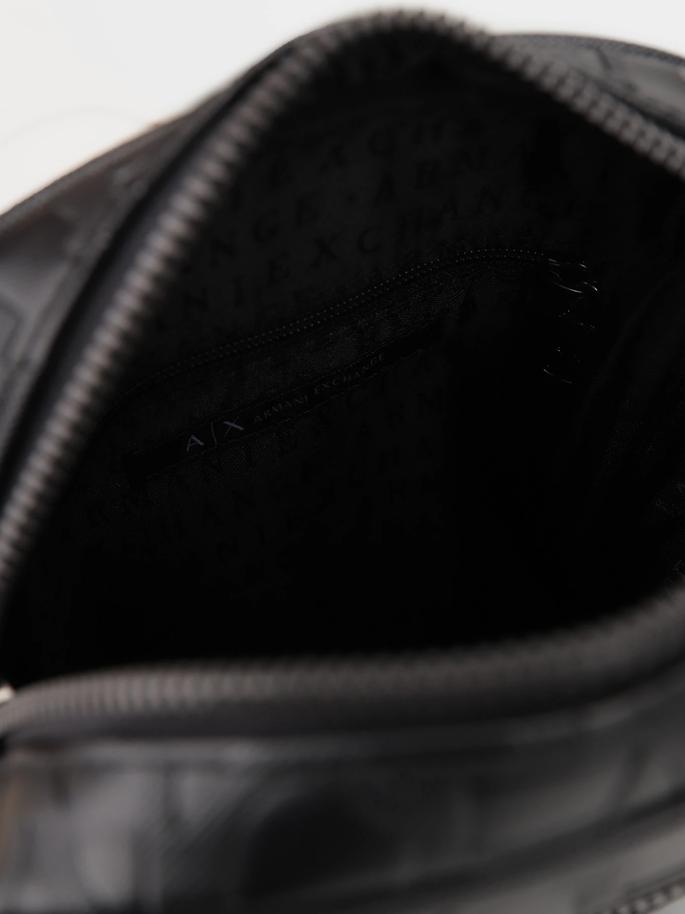 Сумки Armani Exchange модель 952527-CC838-00020 Фото