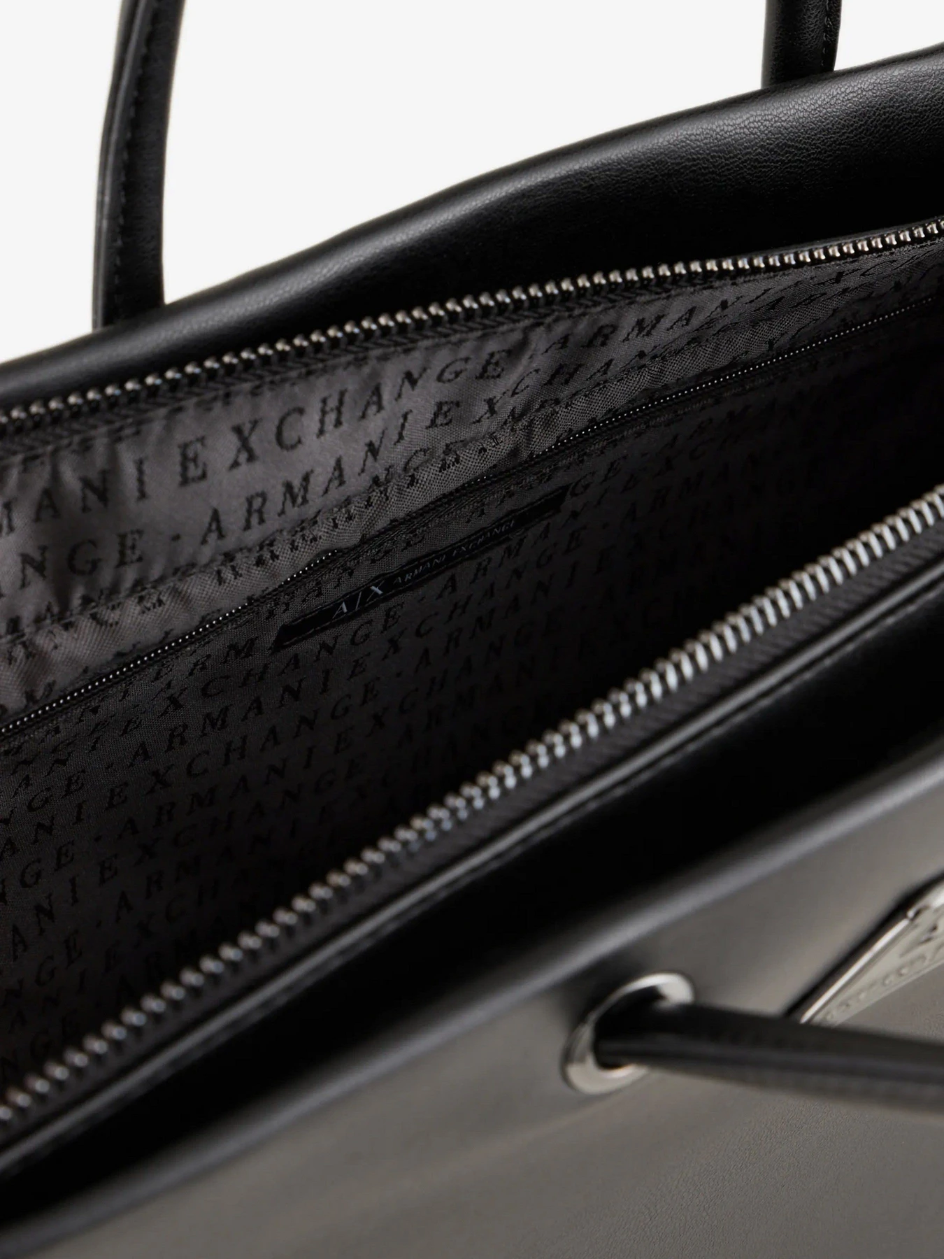 Сумки Armani Exchange модель 942903-3R784-00020 Фото