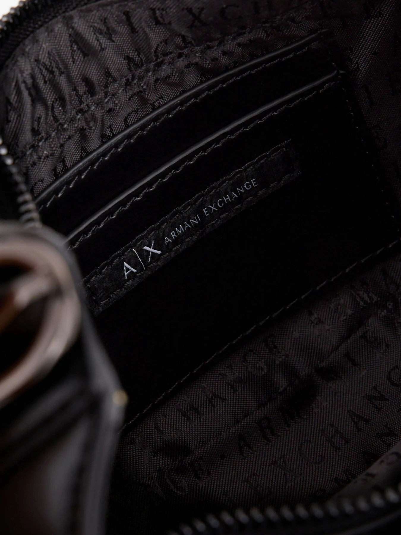 Сумки Armani Exchange модель 942887-3R785-00020 Фото