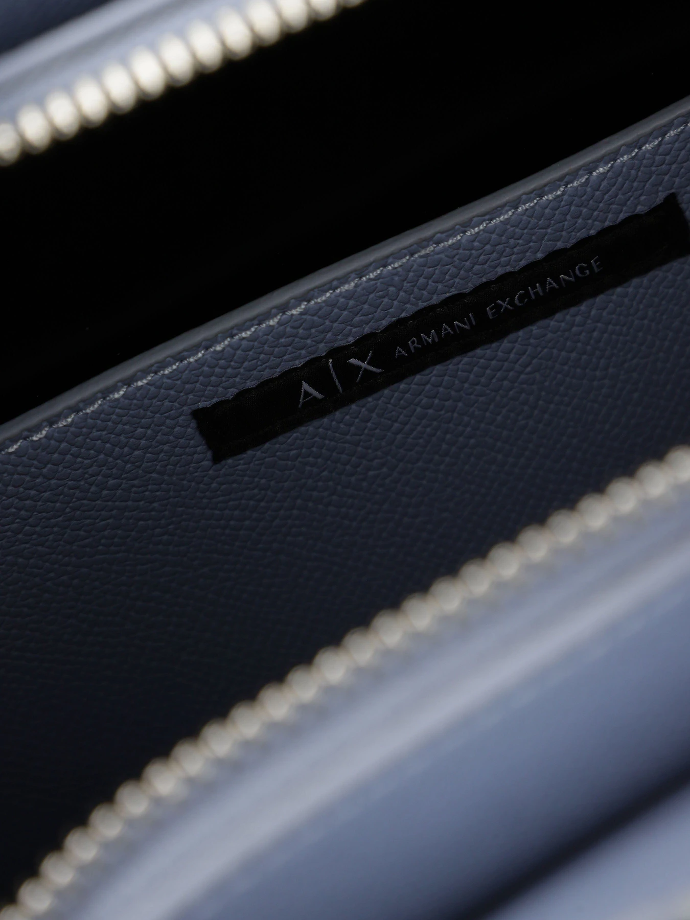 Сумки Armani Exchange модель 942929-CC789-21331 Сумки Armani Exchange модель 942929-CC789-21331 Фото